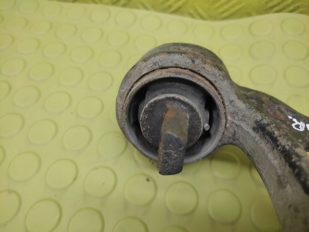 VOLVO XC90 2.9 arm right front