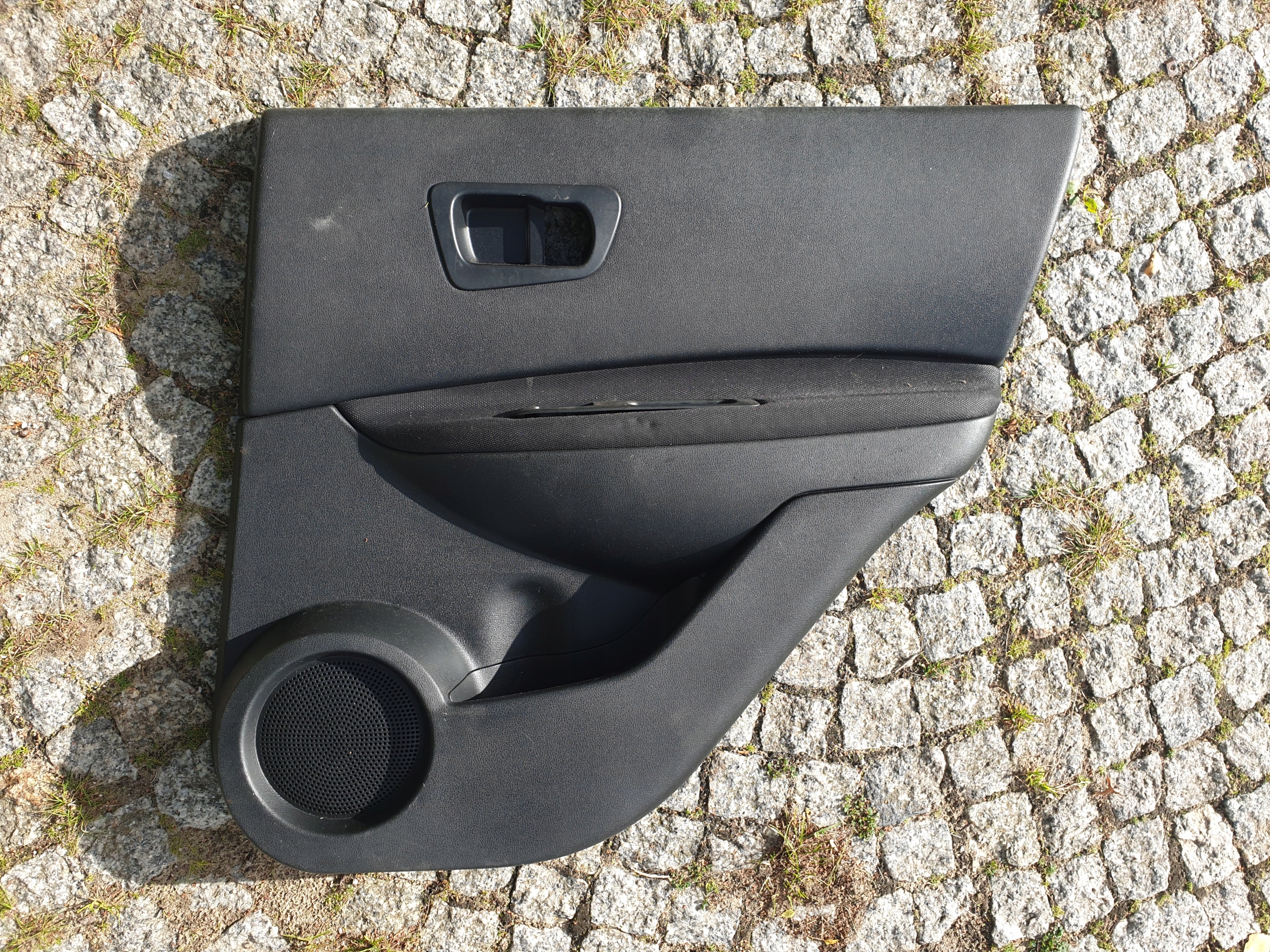 ОБШИВКА ДВЕРИ ПРАВЫЙ ЗАД. NISSAN QASHQAI И J10