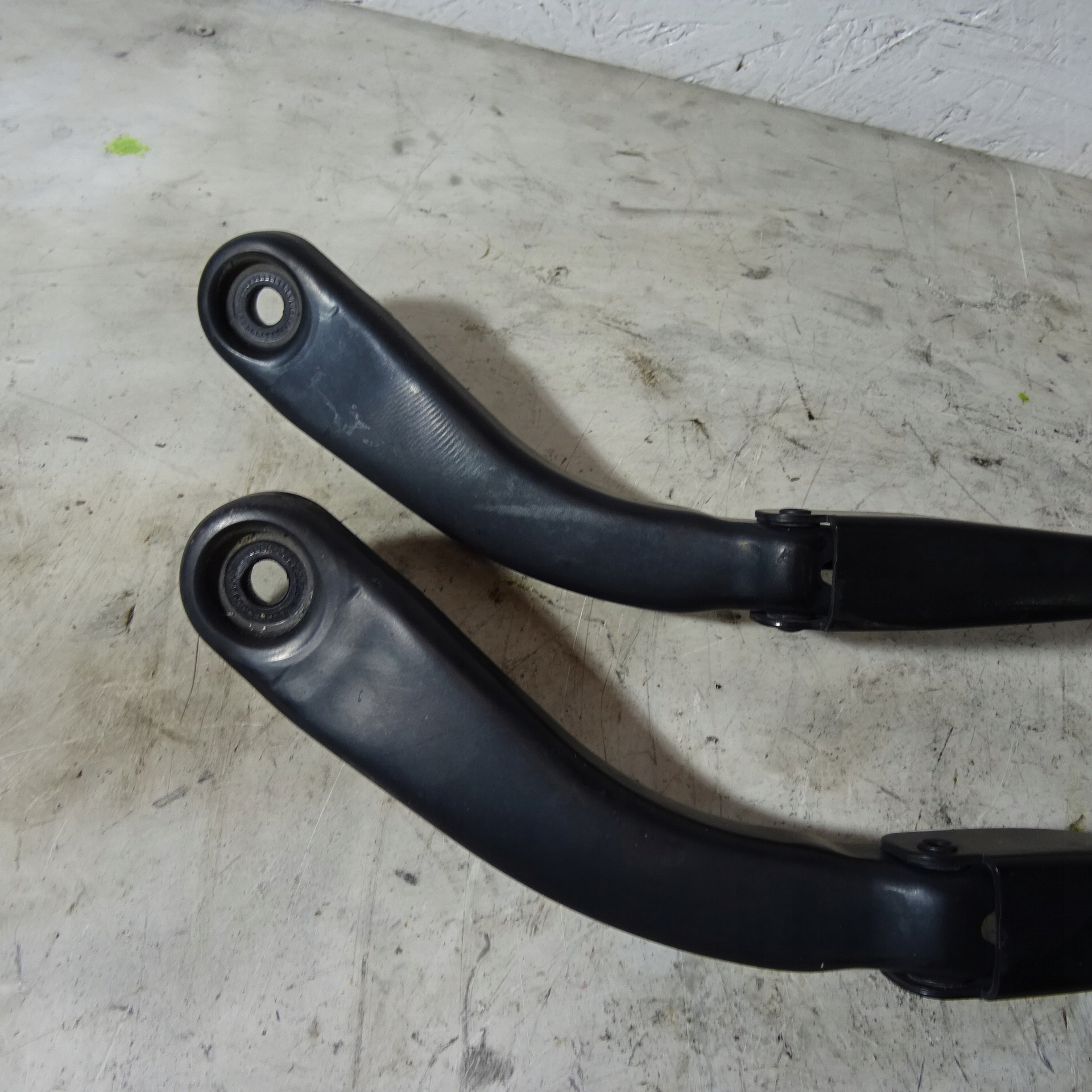 BMW 1 F20 wiper arms front