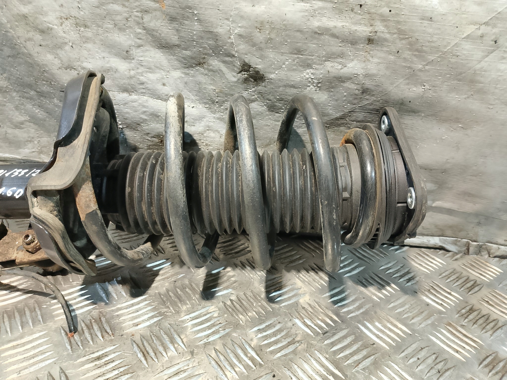 McPherson left shock absorber + spring + swing FORD FOCUS MK3 1.6 TDCI