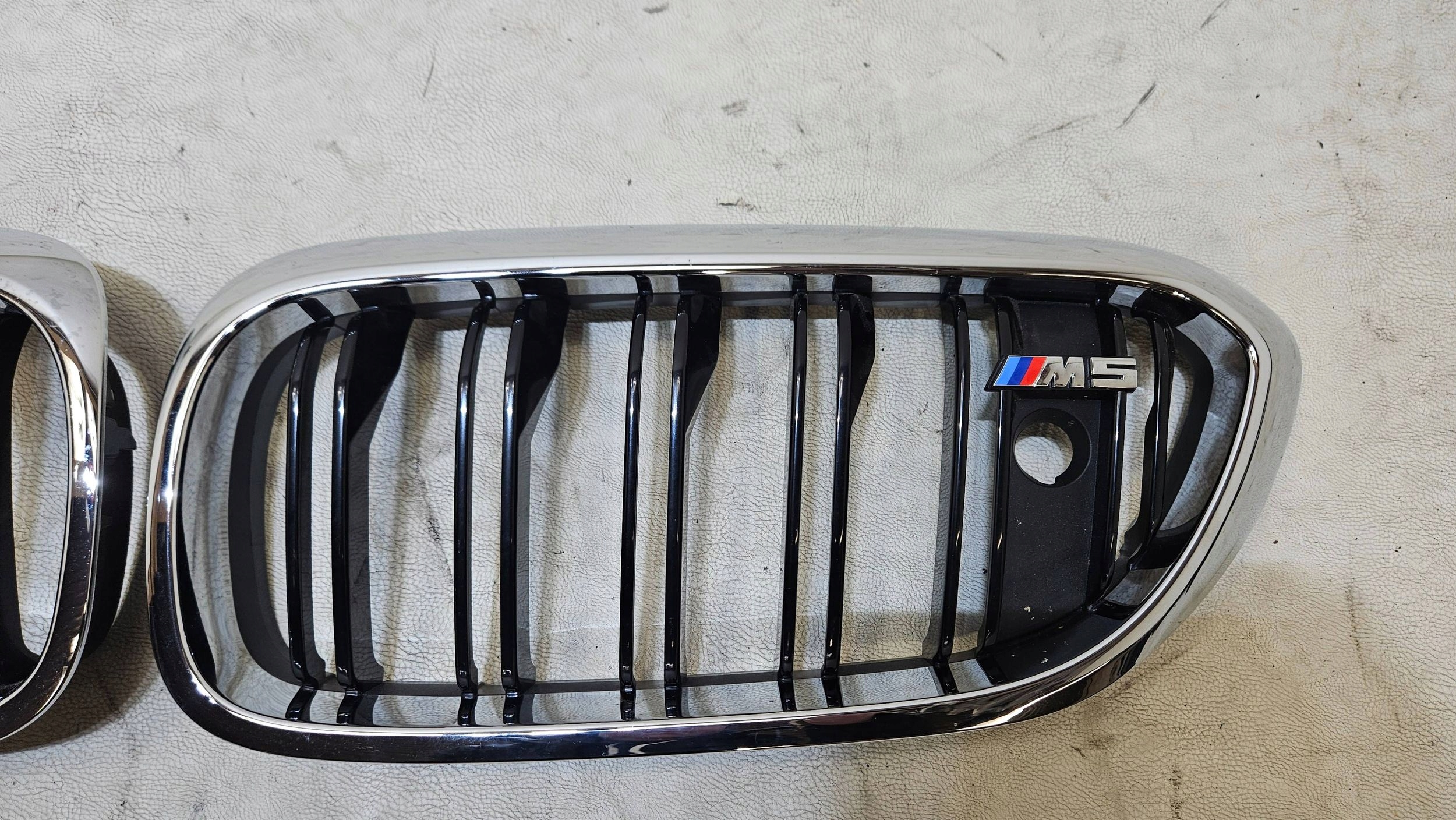 BMW 5 F90 Kühlergrill FRONTGRILL Kühlergitter 8063174 - Thumbnail 9