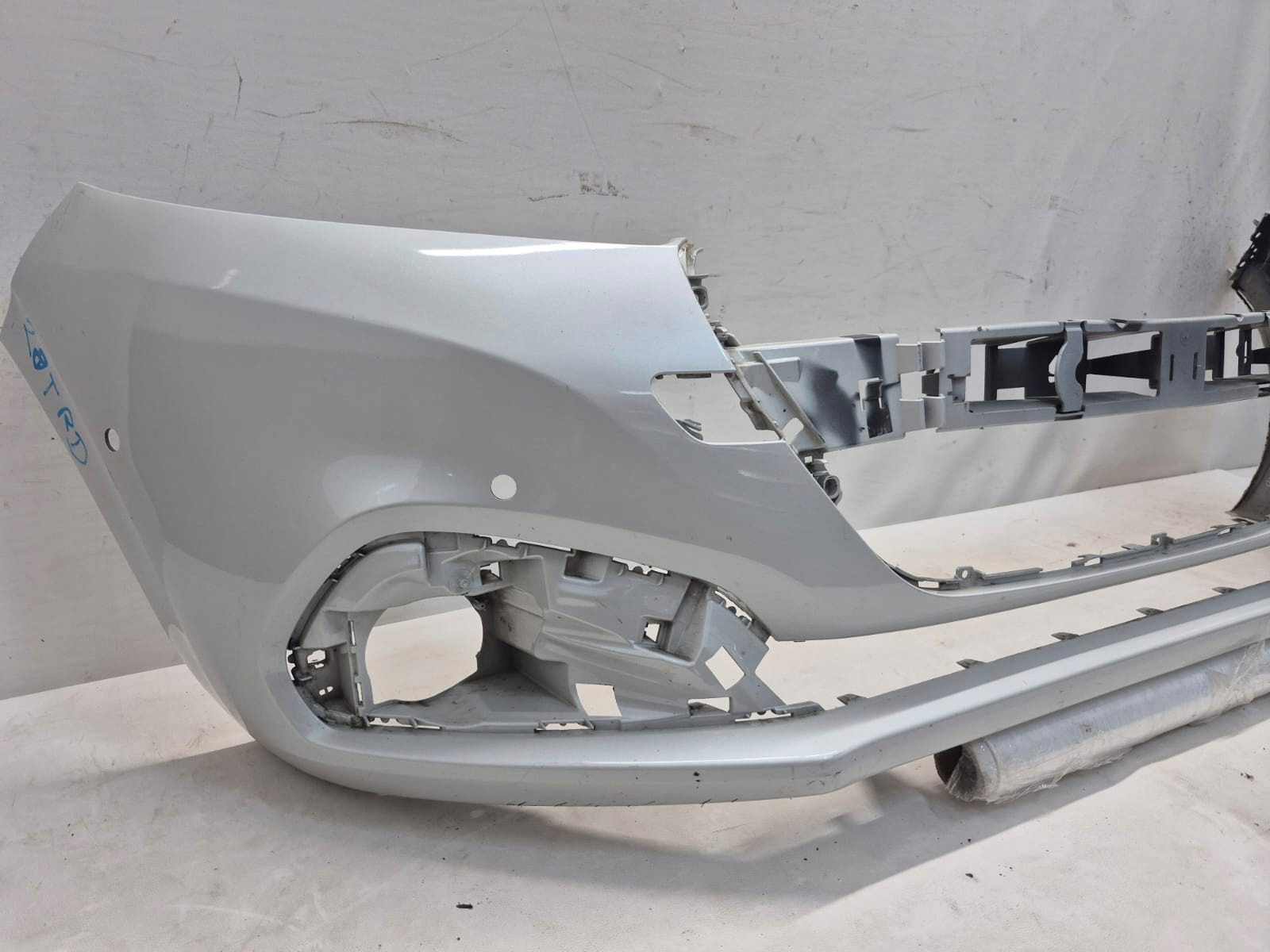 PEUGEOT 208 and 1 LIFT 15-19 bumper front front PDC