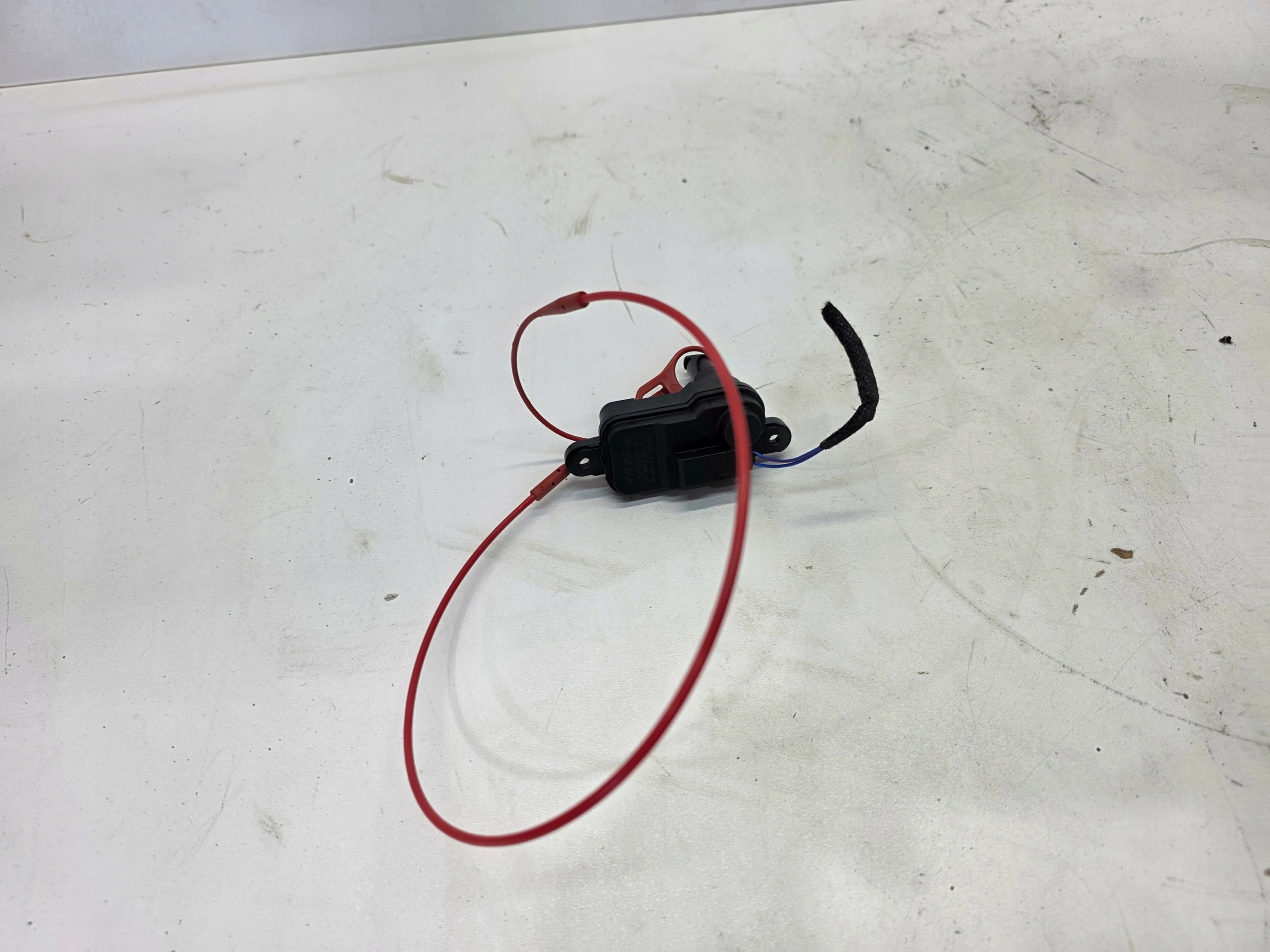 amortizer vratašca goriva AUDI A4 A5 A3 8V 8V0862153B