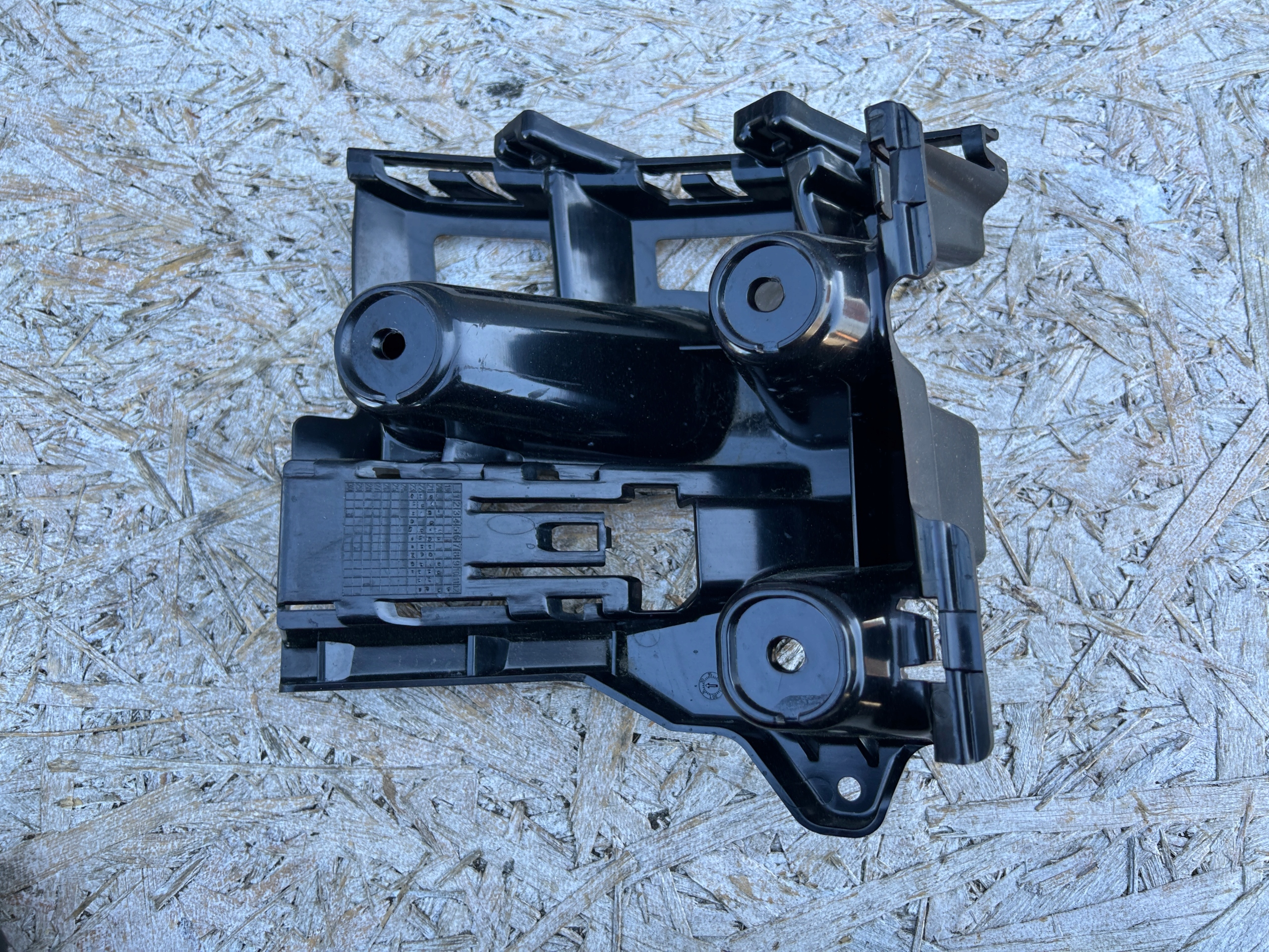bumper bracket right rear part SKODA ENYAQ 5LG807394A