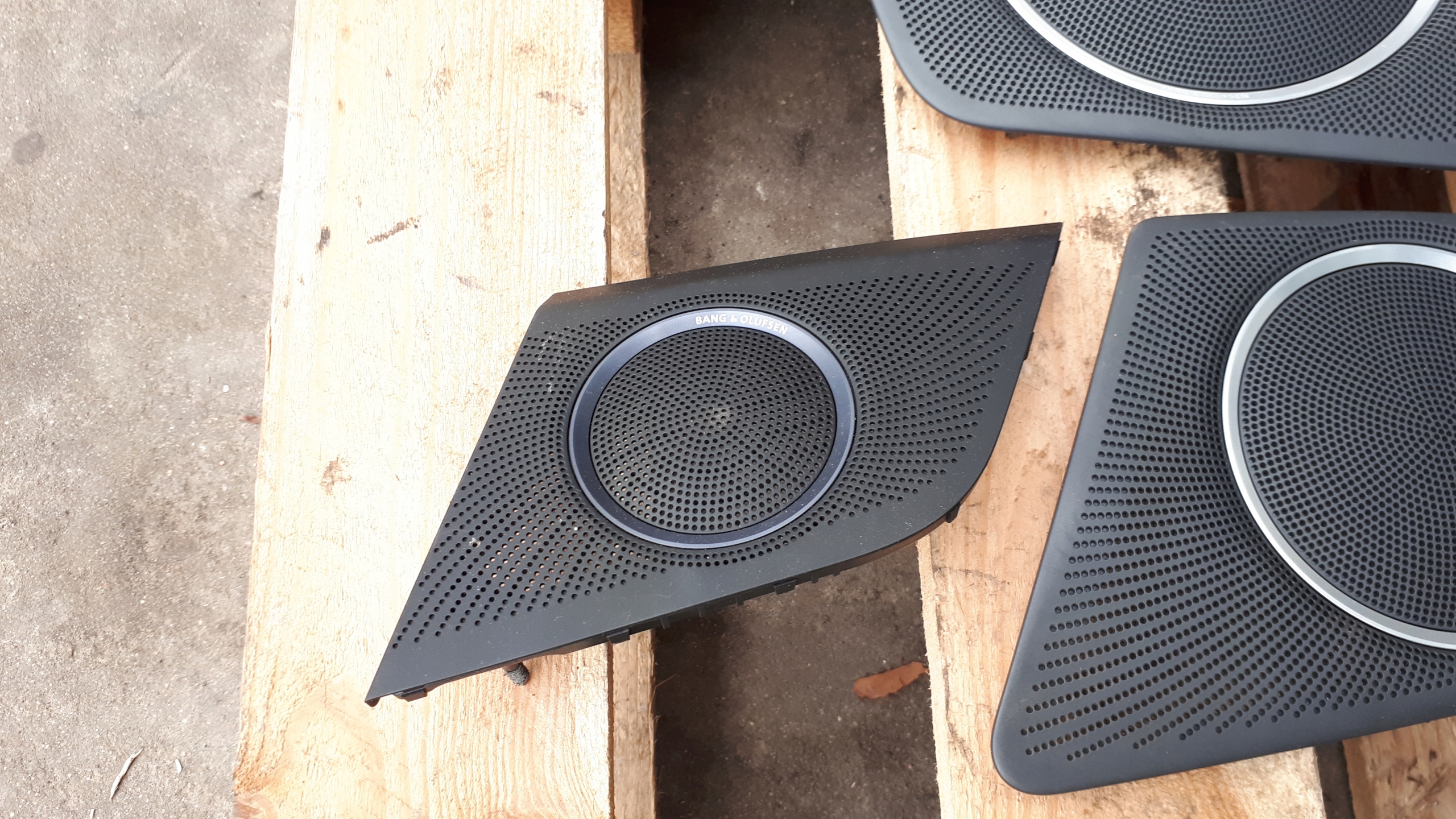 S4 B8 A4 MASKOWNICE Portière Console Bang OLUFSEN