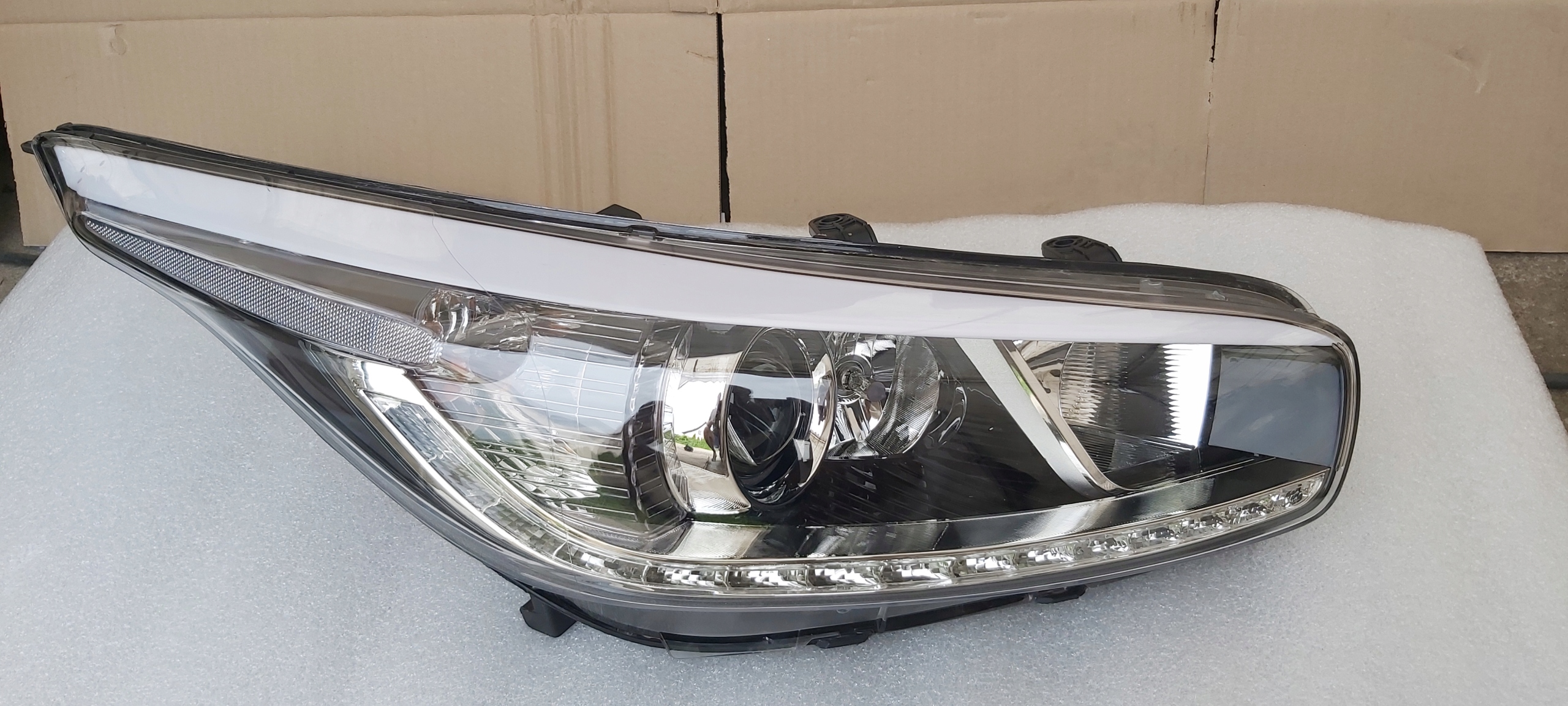 KIA CEED 2 II 12- ФАРА ПРАВА ПЕРЕД ПЕРЕДНЯ ЛІНЗА LED 92102-A2220