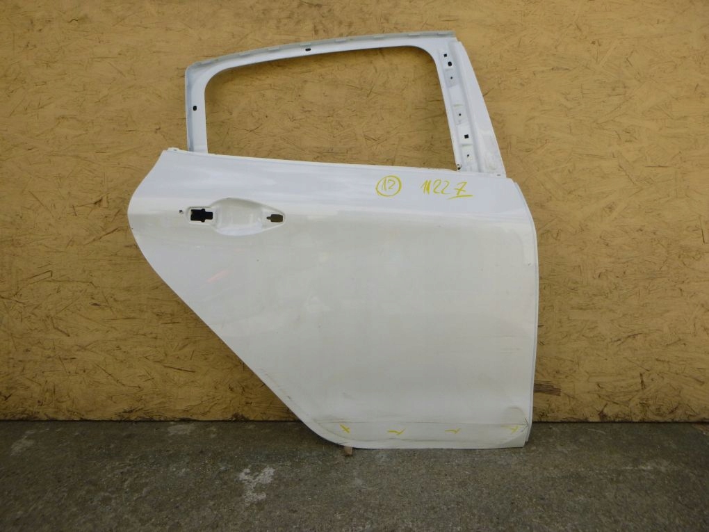 PEUGEOT 208 door right rear.