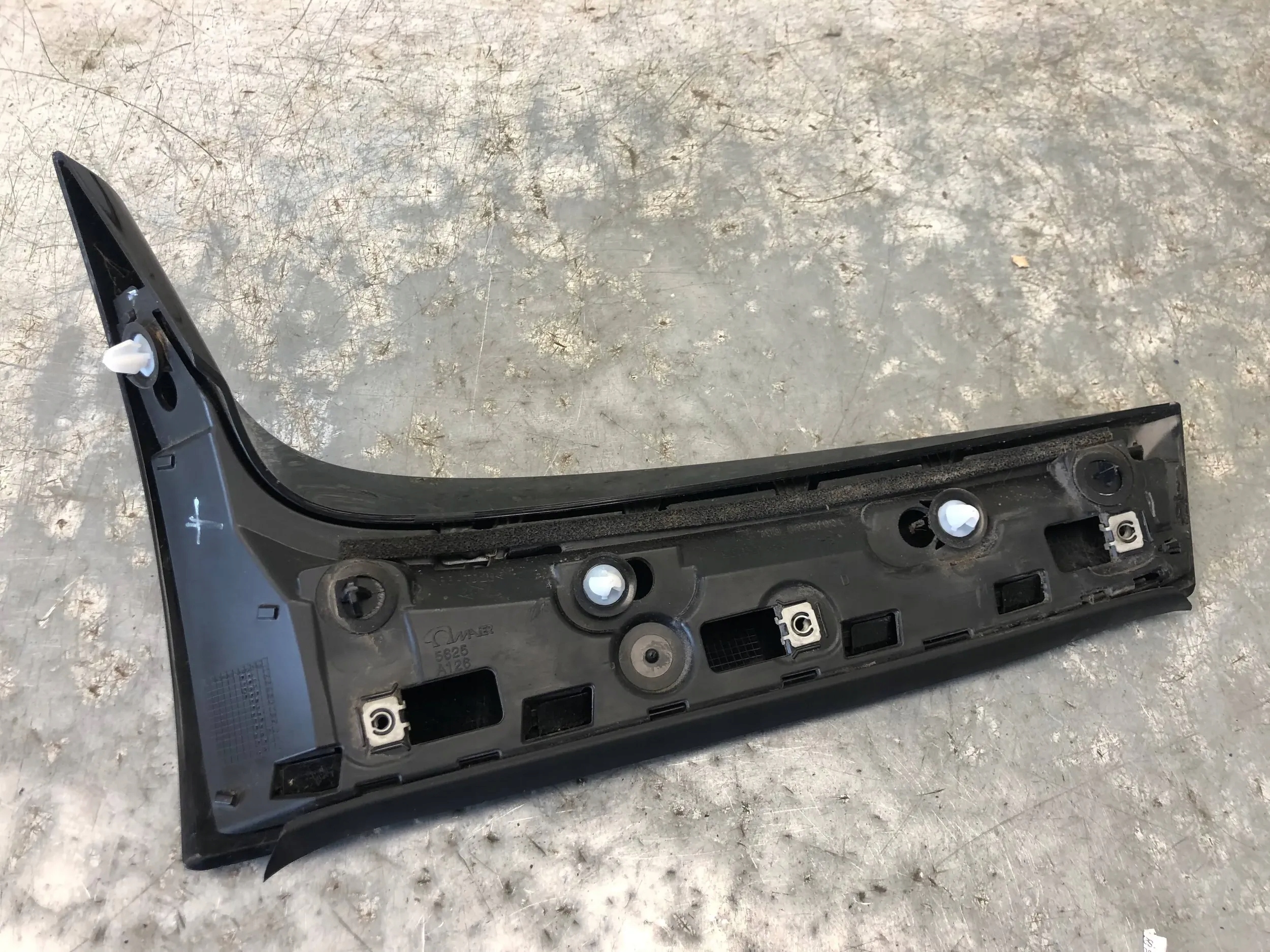 moulding bonnet right rear part SMART 453 A4537930188