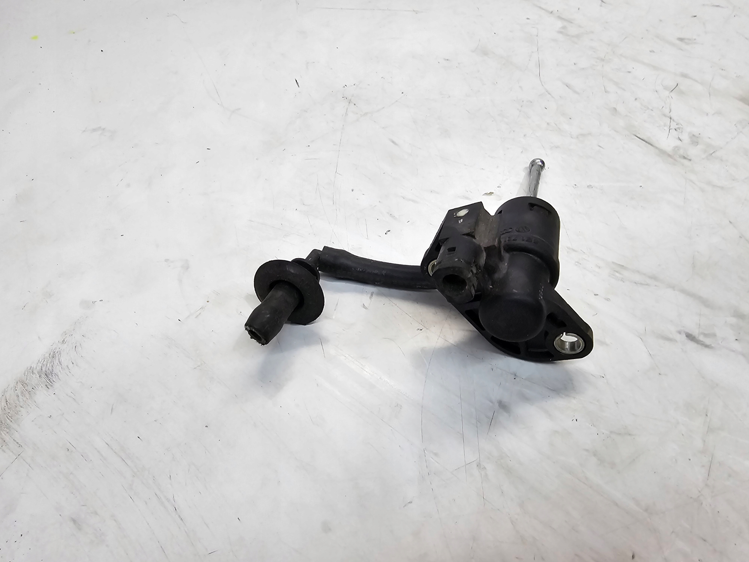 pumpa spojky AUDI A4 B6 B7 8E1721401AJ