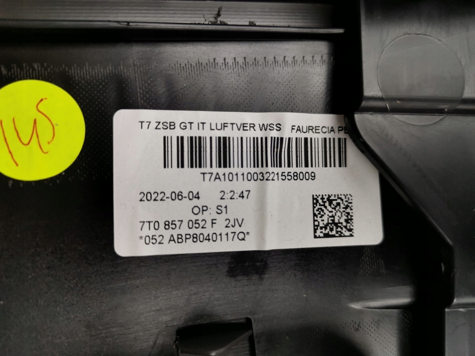 консоль торпеда vw MULTIVAN T7 7T1857003M