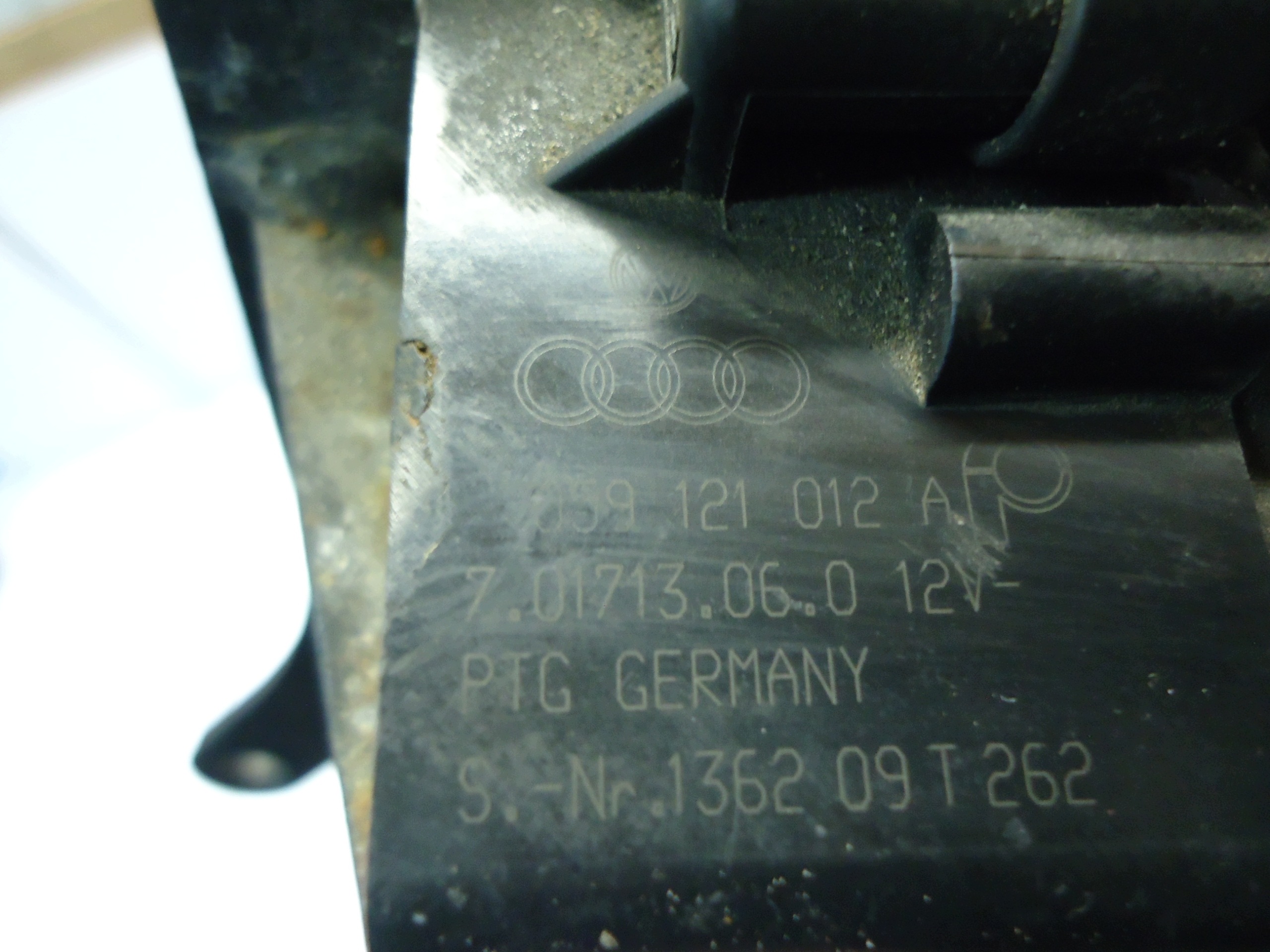 VW AUDI A4 B8 A5 8T 2.7 TDI V6 CAM DODATKOWA POMPKA vizek 059121012A
