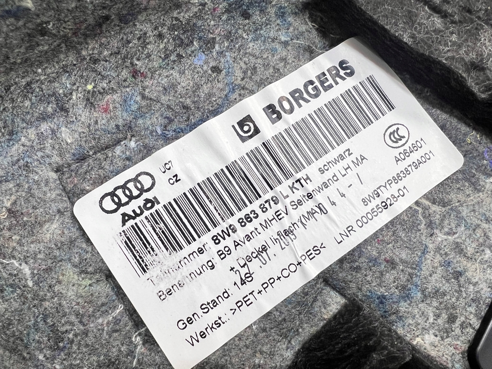 boot upholstery towing left AUDI A4 B9 LIFT AVANT 8W9863879L KTH
