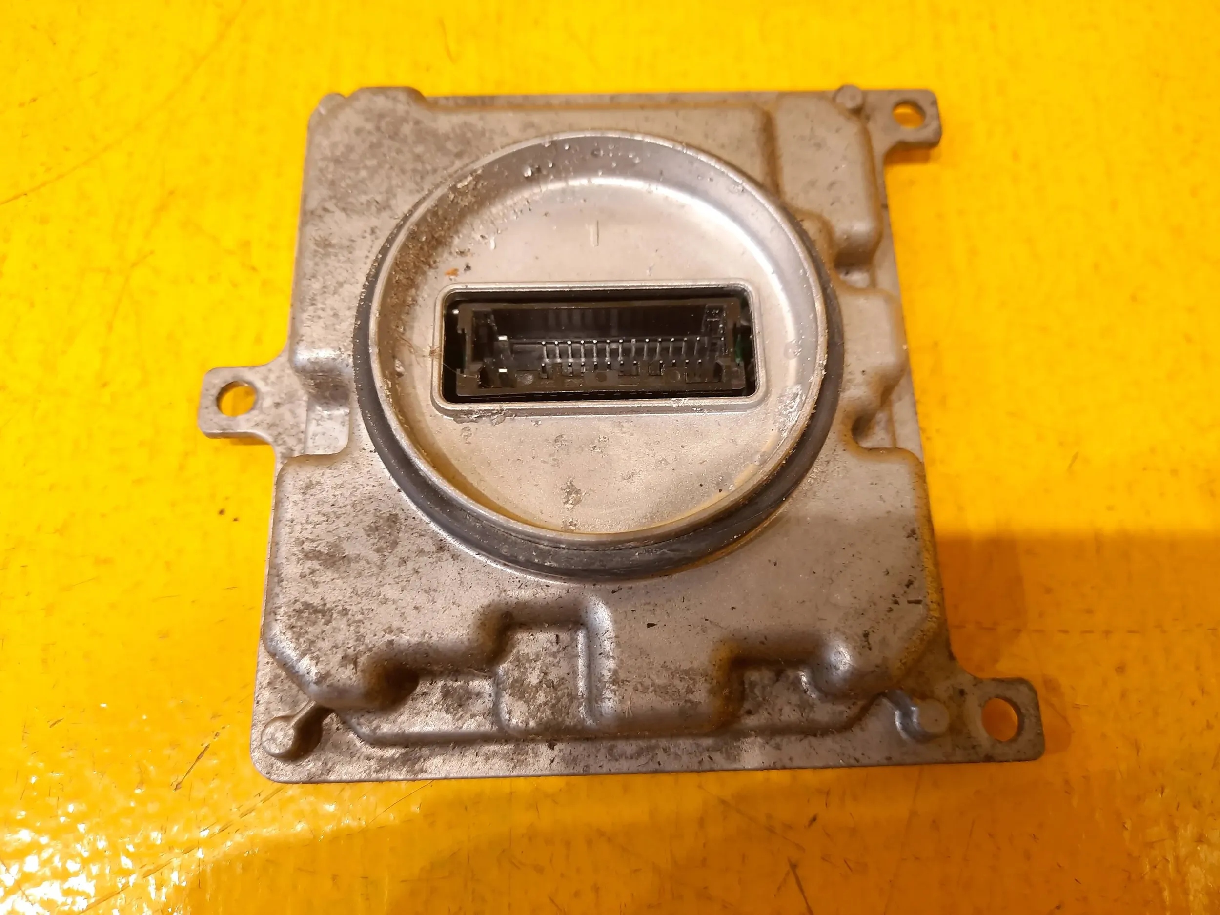 Mazda 3 BP MODUŁ ŚWIATEŁ PRZETWORNICA B0L5 67890