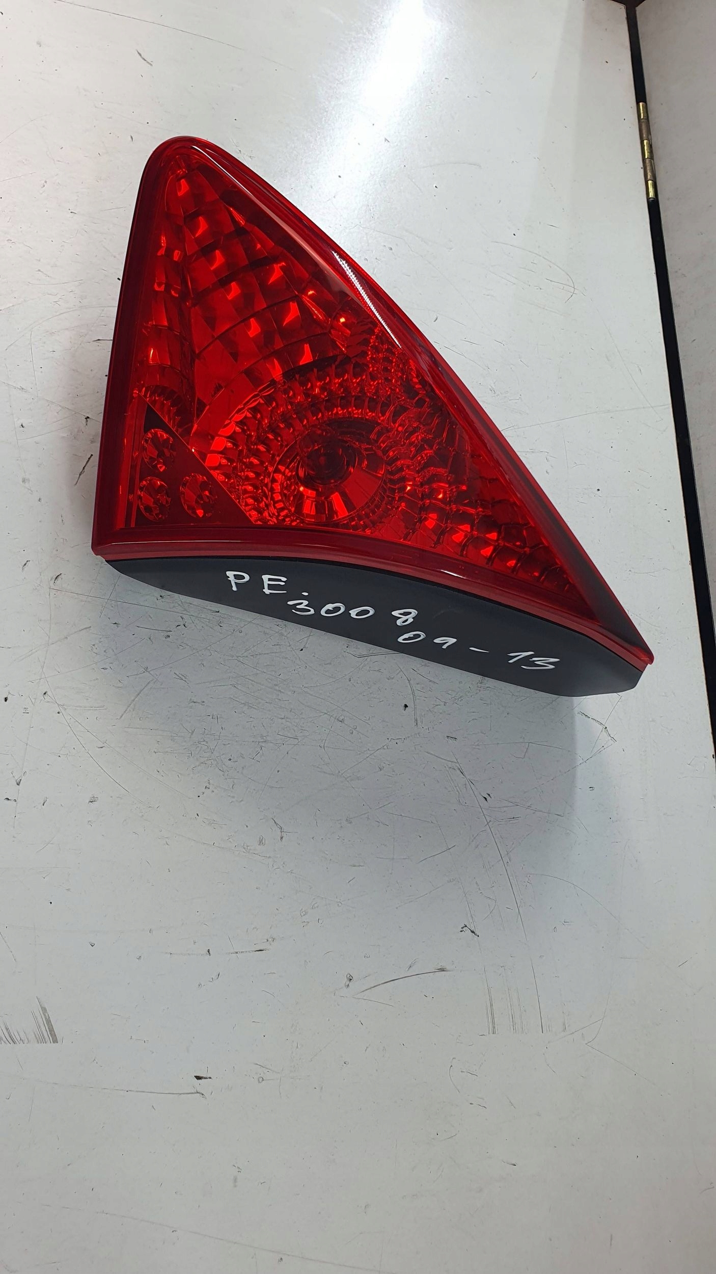 Peugeot 3008 and 1 light rear right rear part