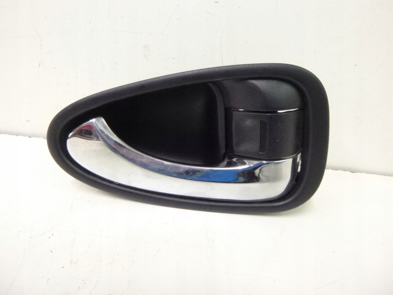 handle inner right Avensis T27