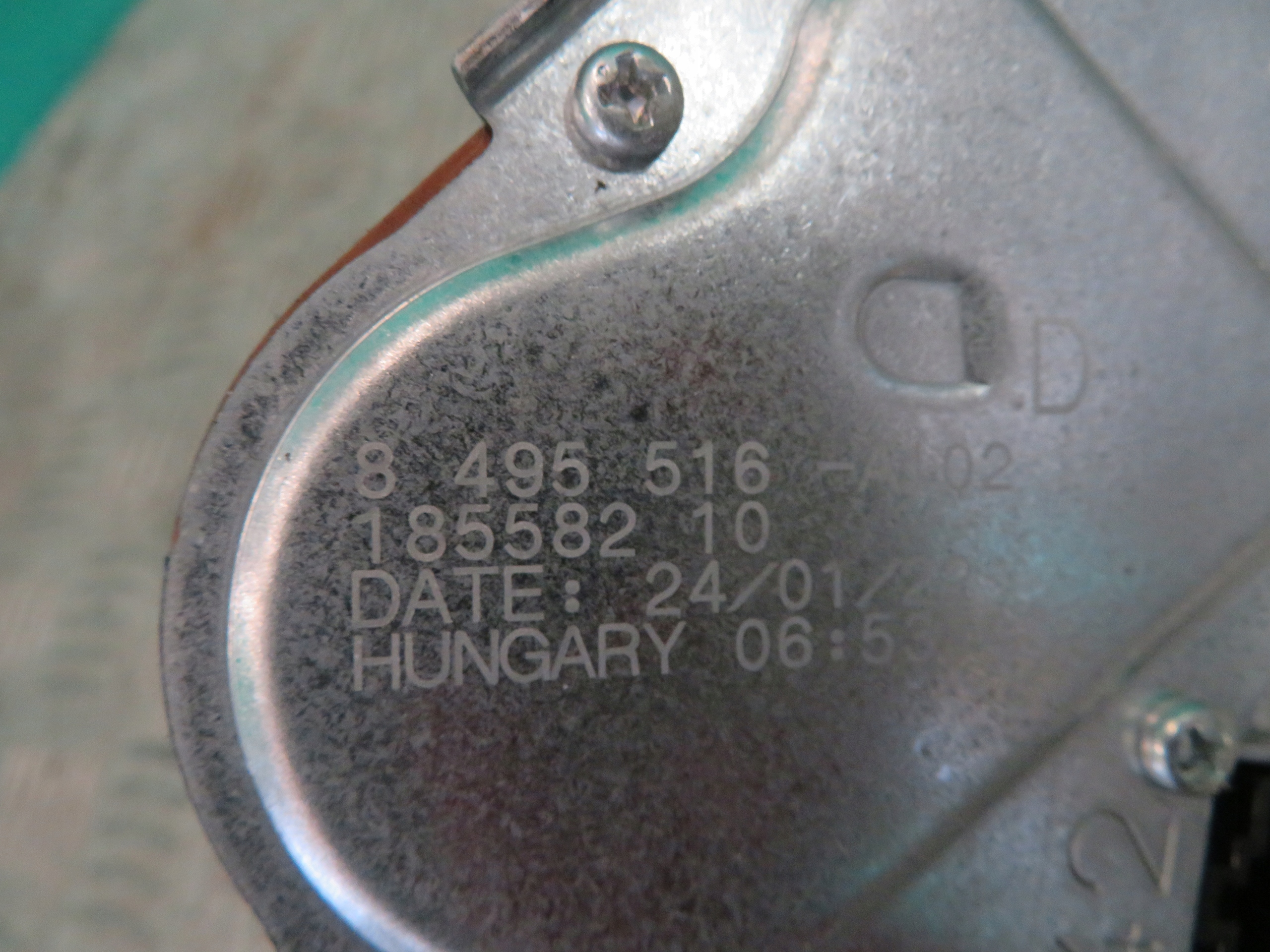 SILNICZEK WYCIERACZKI KLAPY TYŁ BMW F40 116D 22R Producent części BMW OE