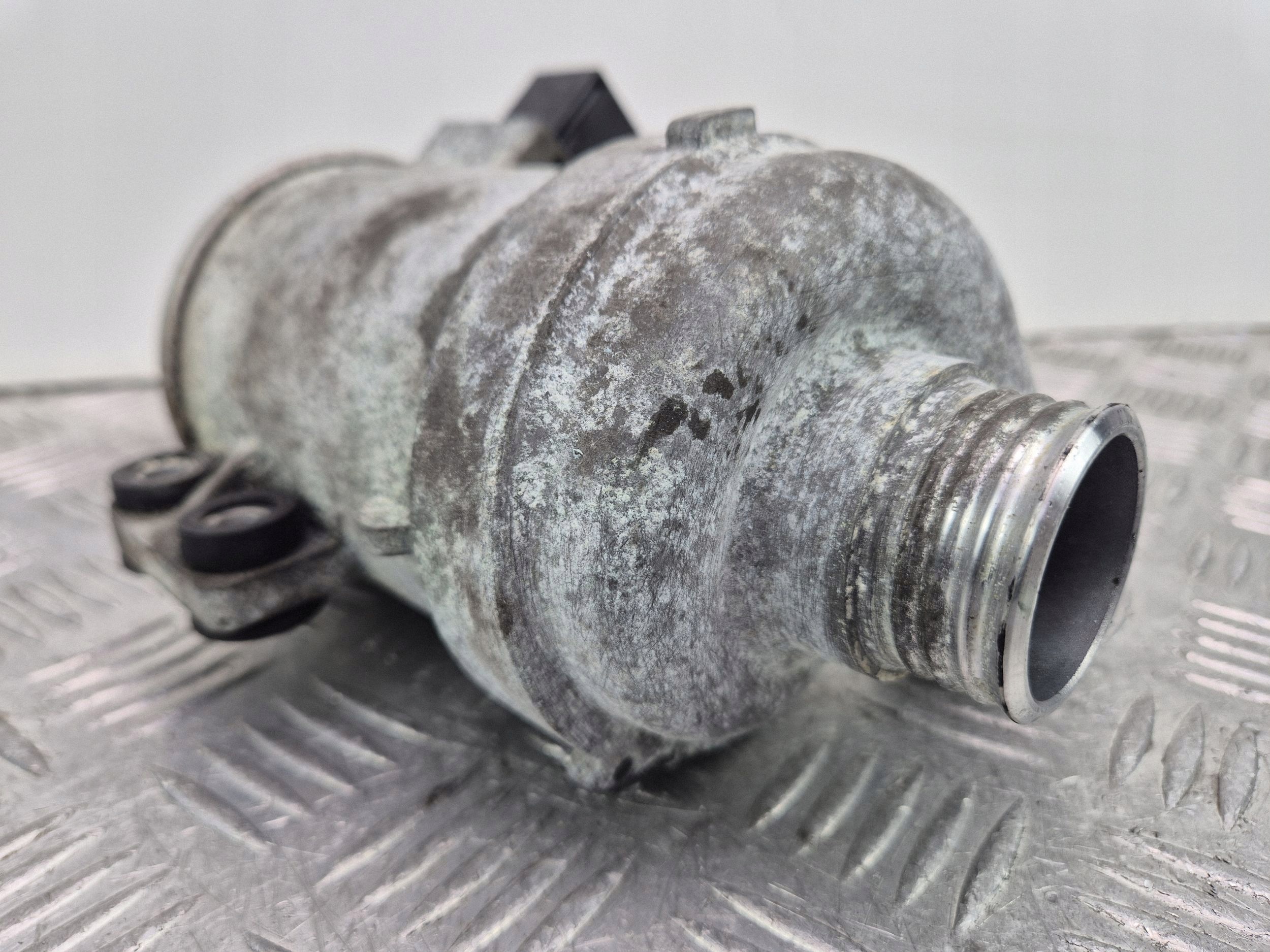 BMW X1 E84 20i pompa ausiliaria acqua motore N20 7604027 N20B20A