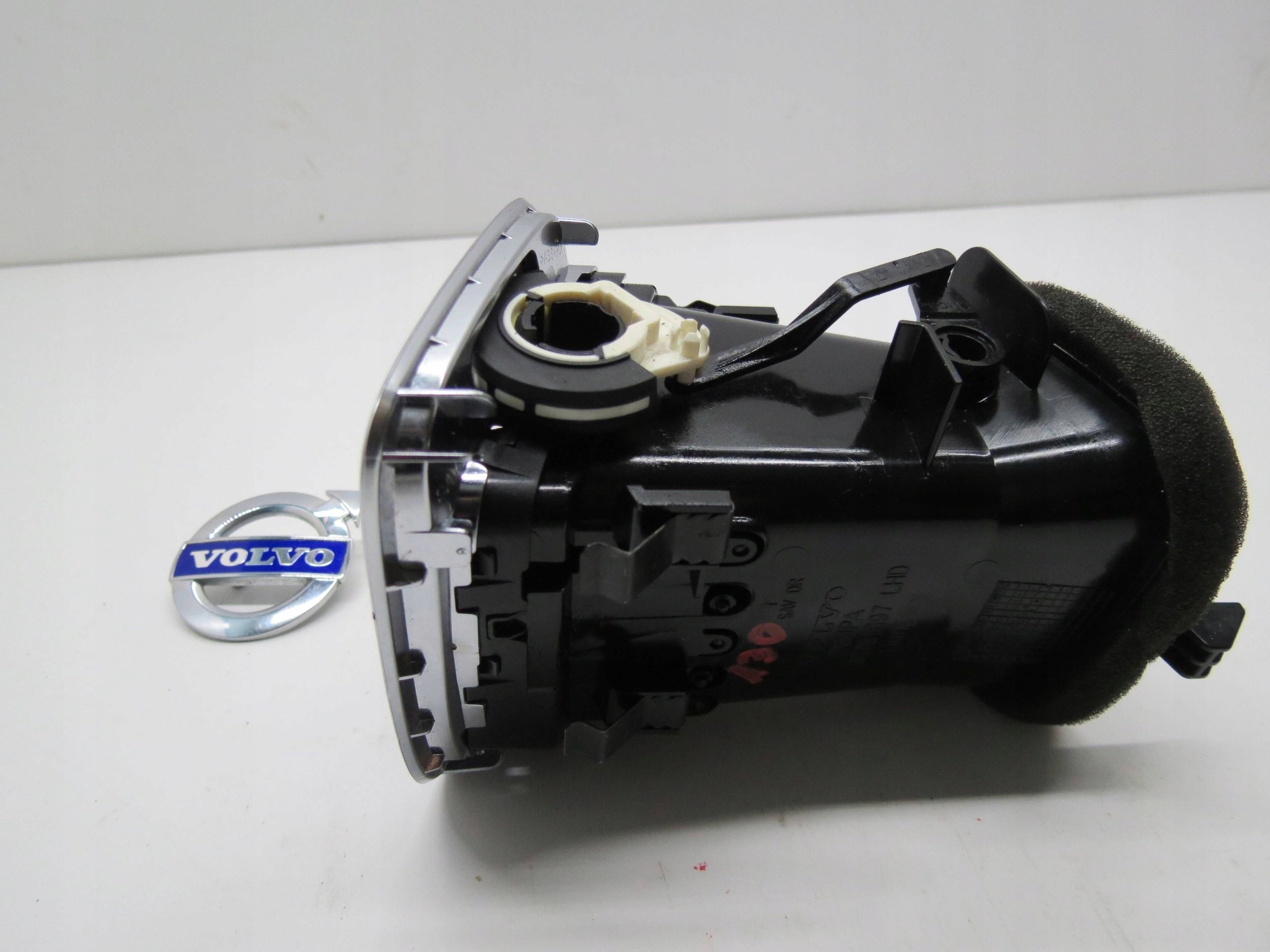 grid air conditioning devices left VOLVO V60 and S60 II 30791697 (2013-2018)R.