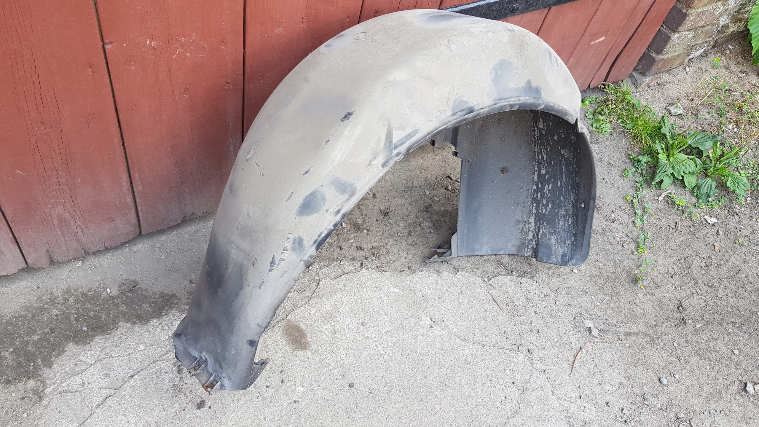 BMW E39 mudguard left rear part