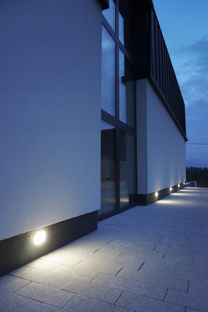 Svítidlo pro zabudování do domácích fasád plotů Mur Glass Led