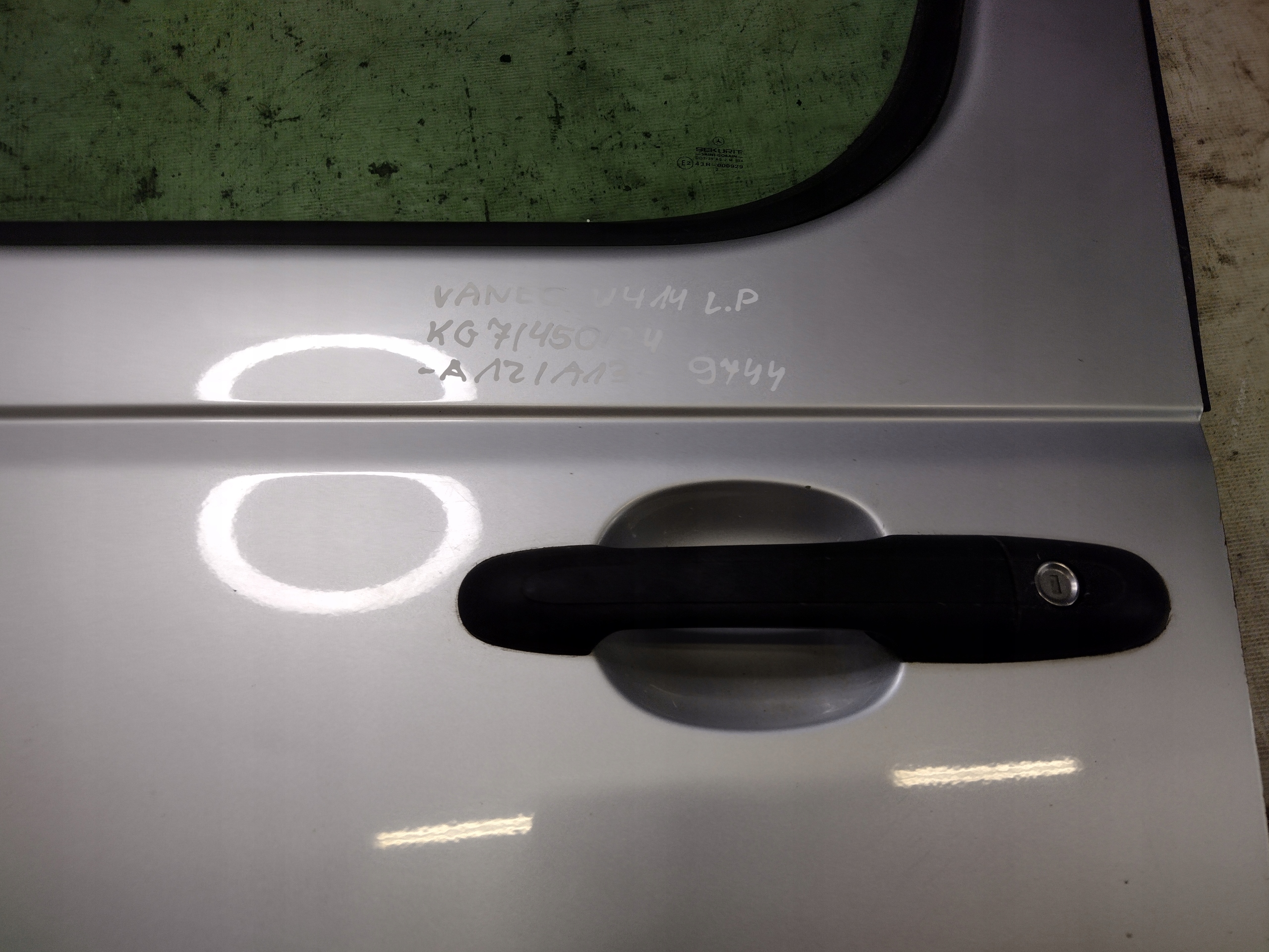 door left front Mercedes Vaneo W414 k: 9744