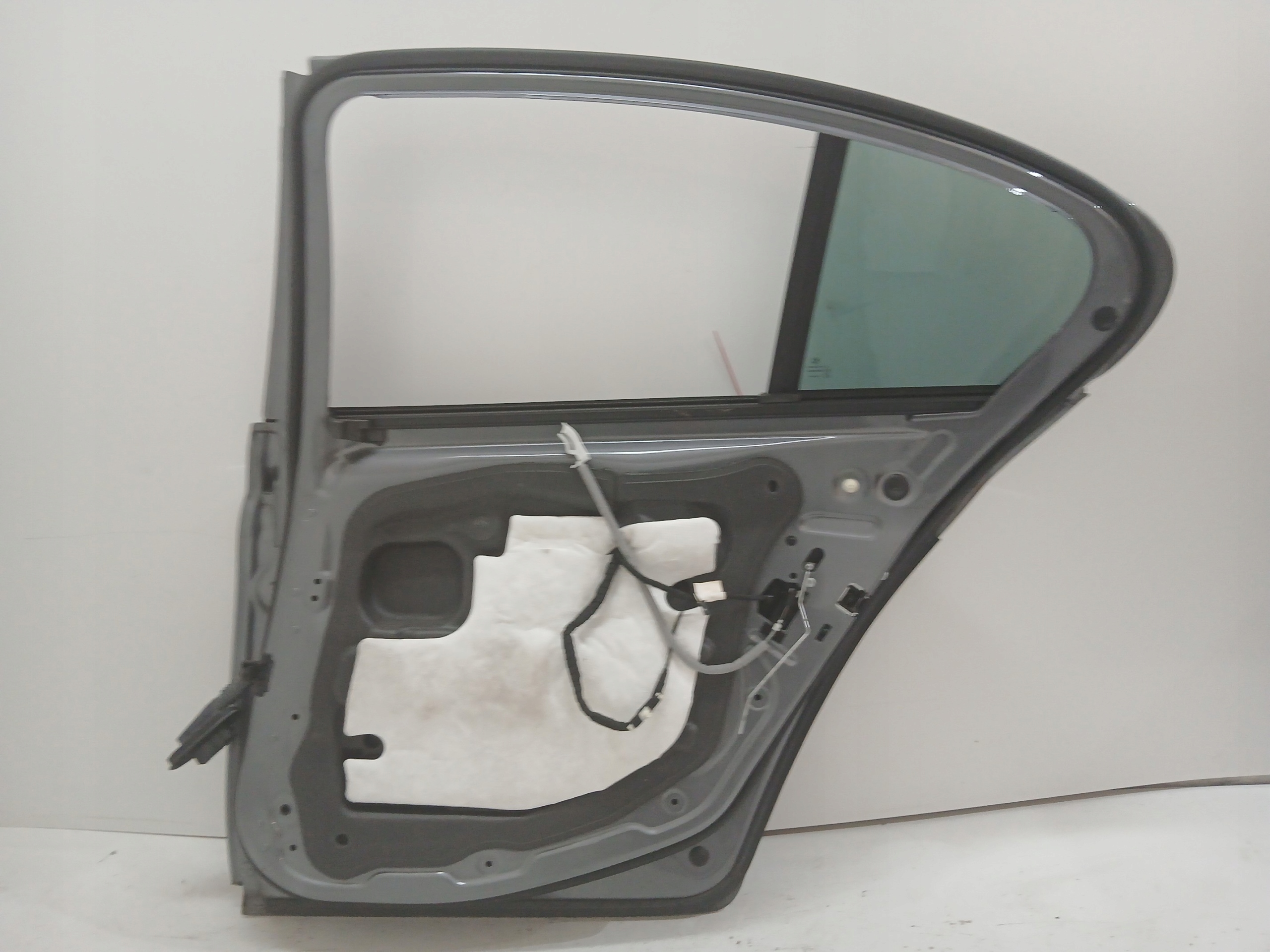 door right rear. BMW F10 A52
