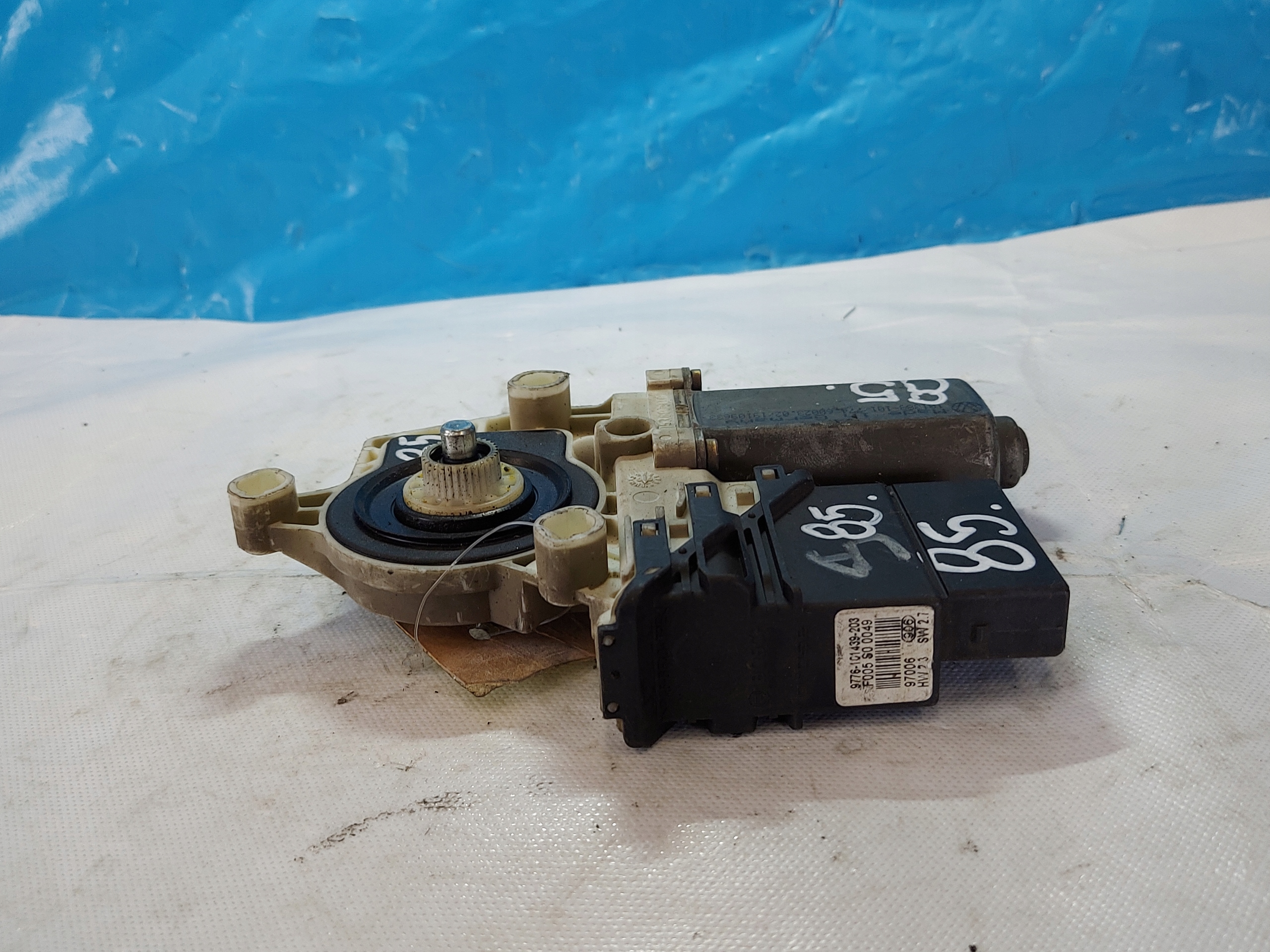 engine lifting windows GOLF IV 9776101439203 left rear part