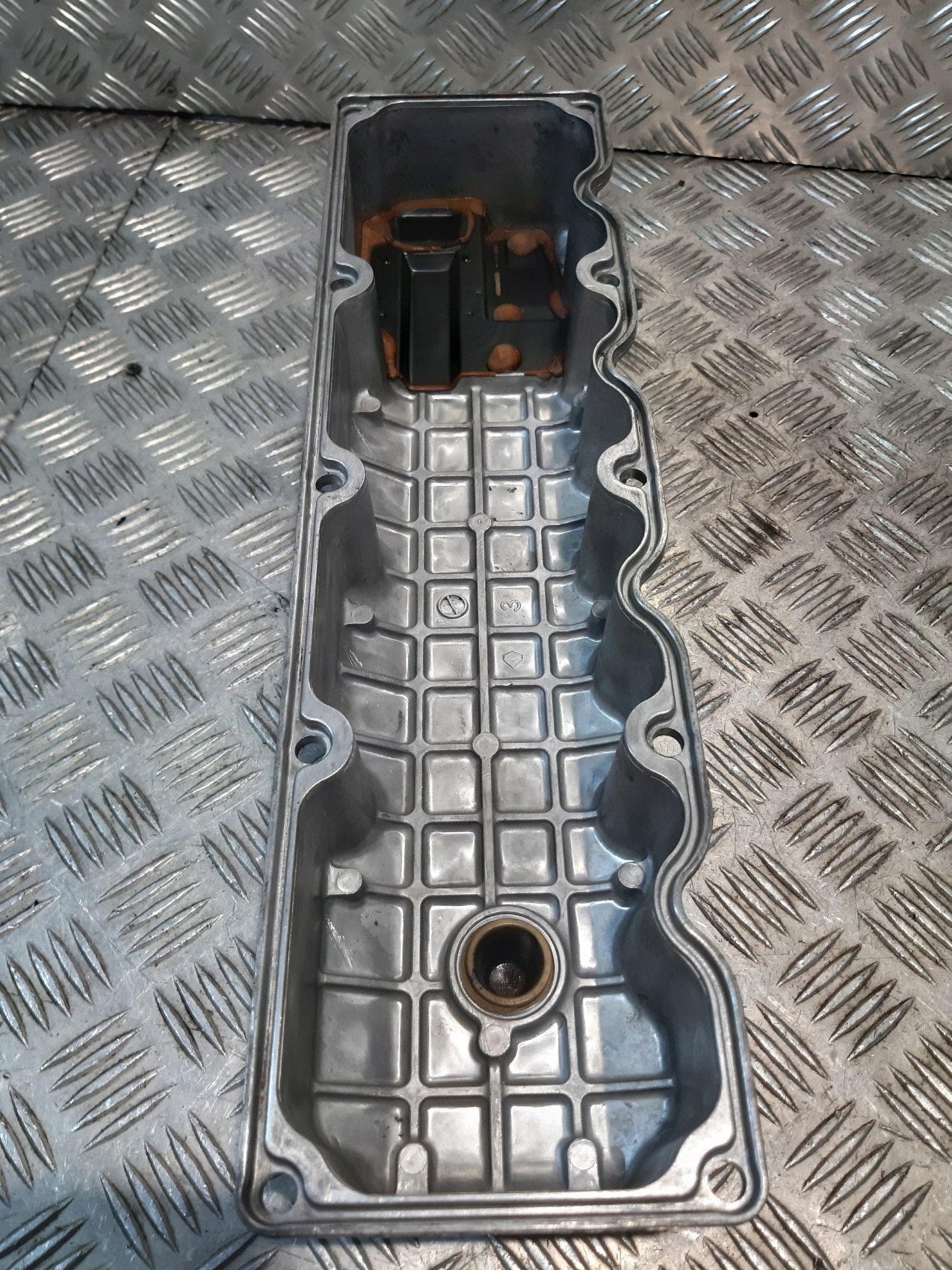 kryt ventilů NISSAN ATLEON 3.0D