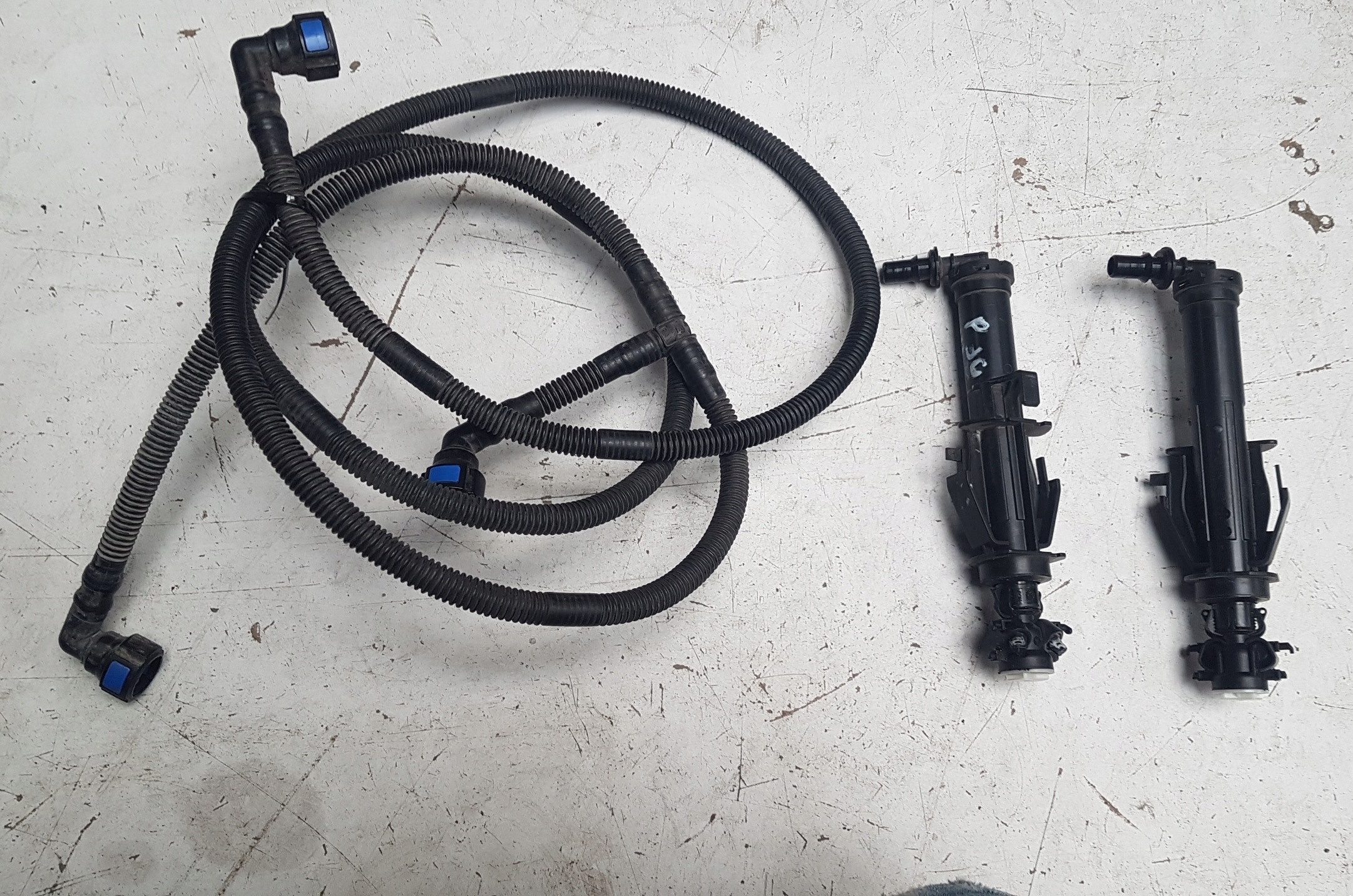 SPRYSKIWACZ LAMPY LEWY PRAWY WAZ RURKA SPRYSKIWACZY SEAT LEON III 5F
