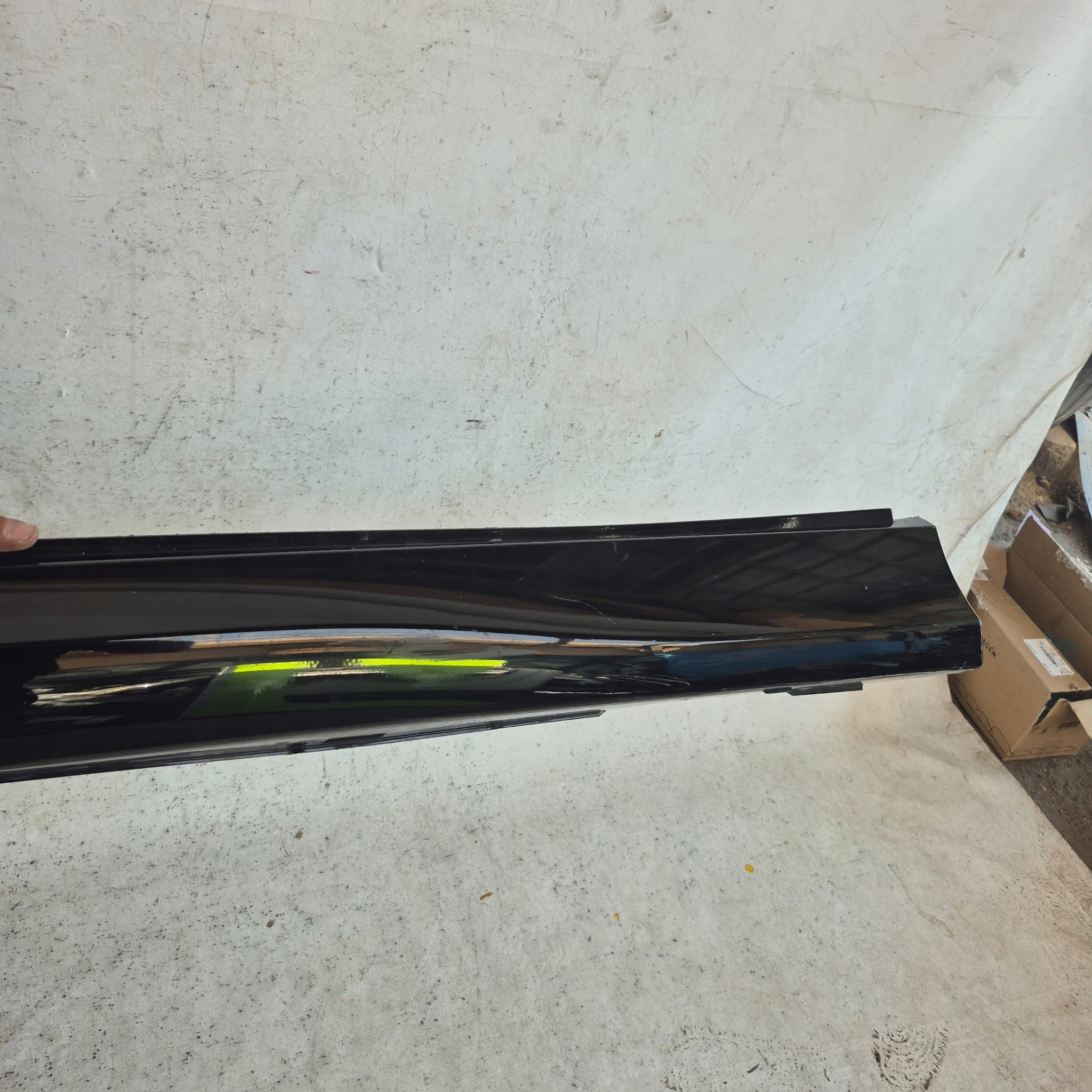 VW ID.7 14A 23- moulding threshold left 14A853855A