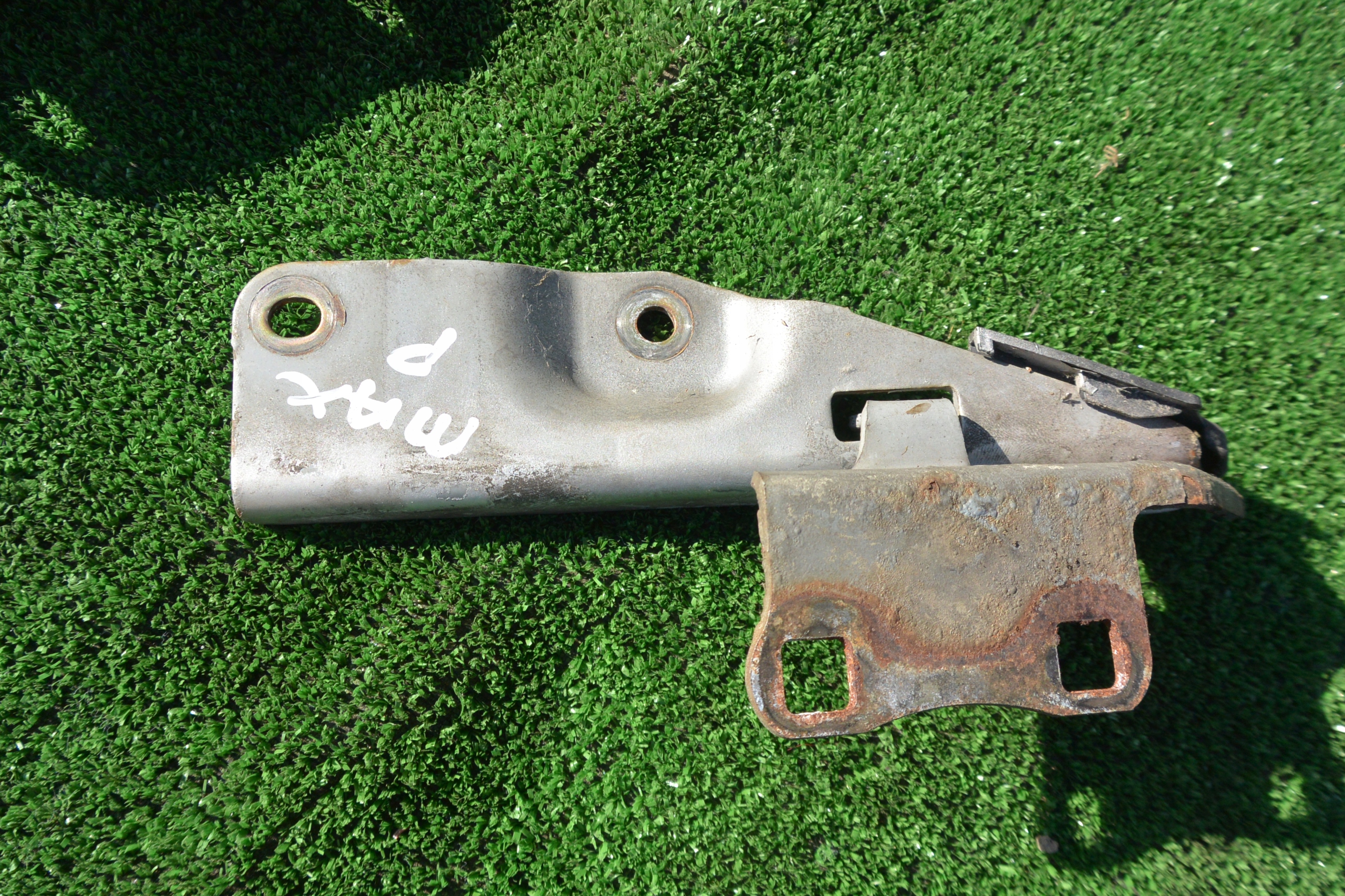 NISSAN MAXIMA A33 QX hinge bonnets left right KPL
