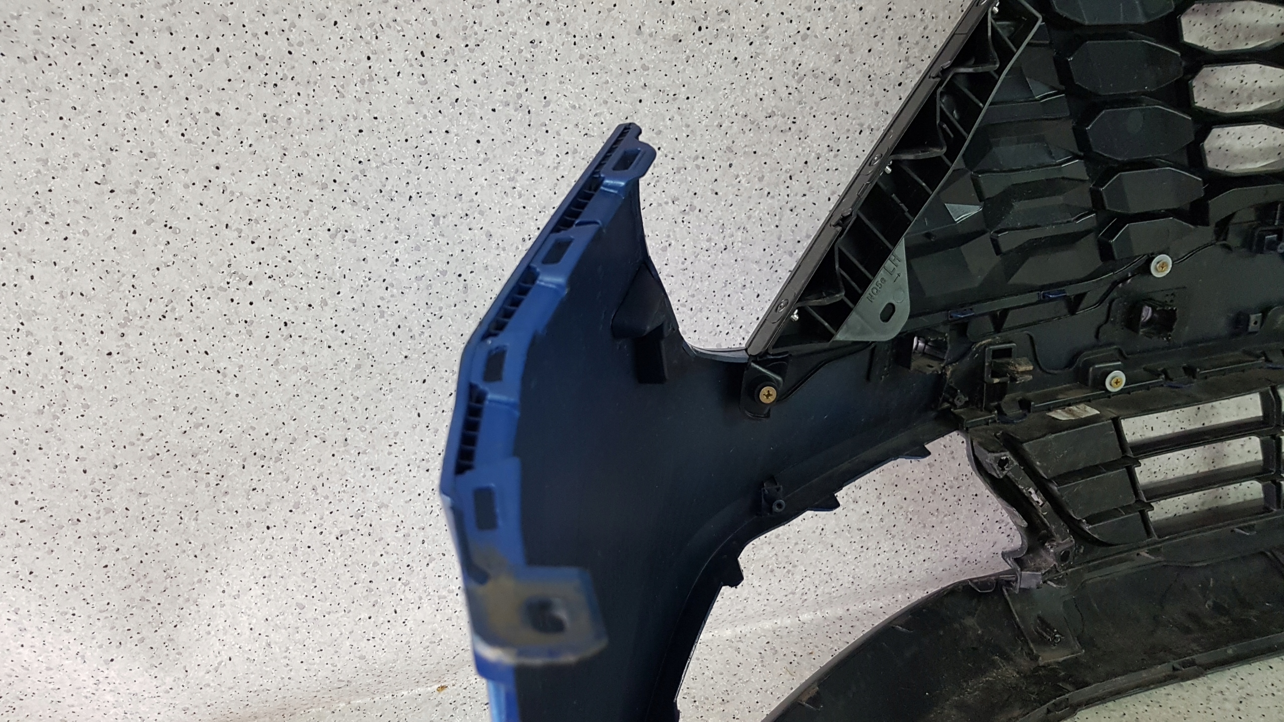 KIA SPORTAGE 5 V 2021 - bumper front 9666