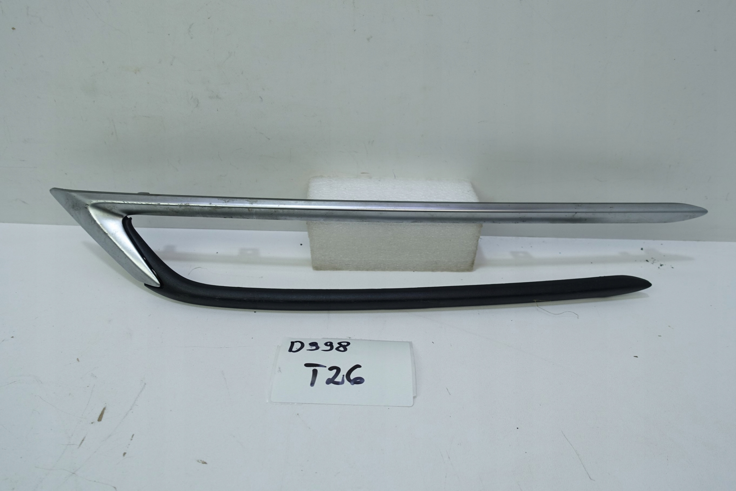 52758-YP010 - ХРОМОВАНА НАКЛАДКА БАМПЕРА ЗАДНЯ ПРАВА TOYOTA CHR C-HR