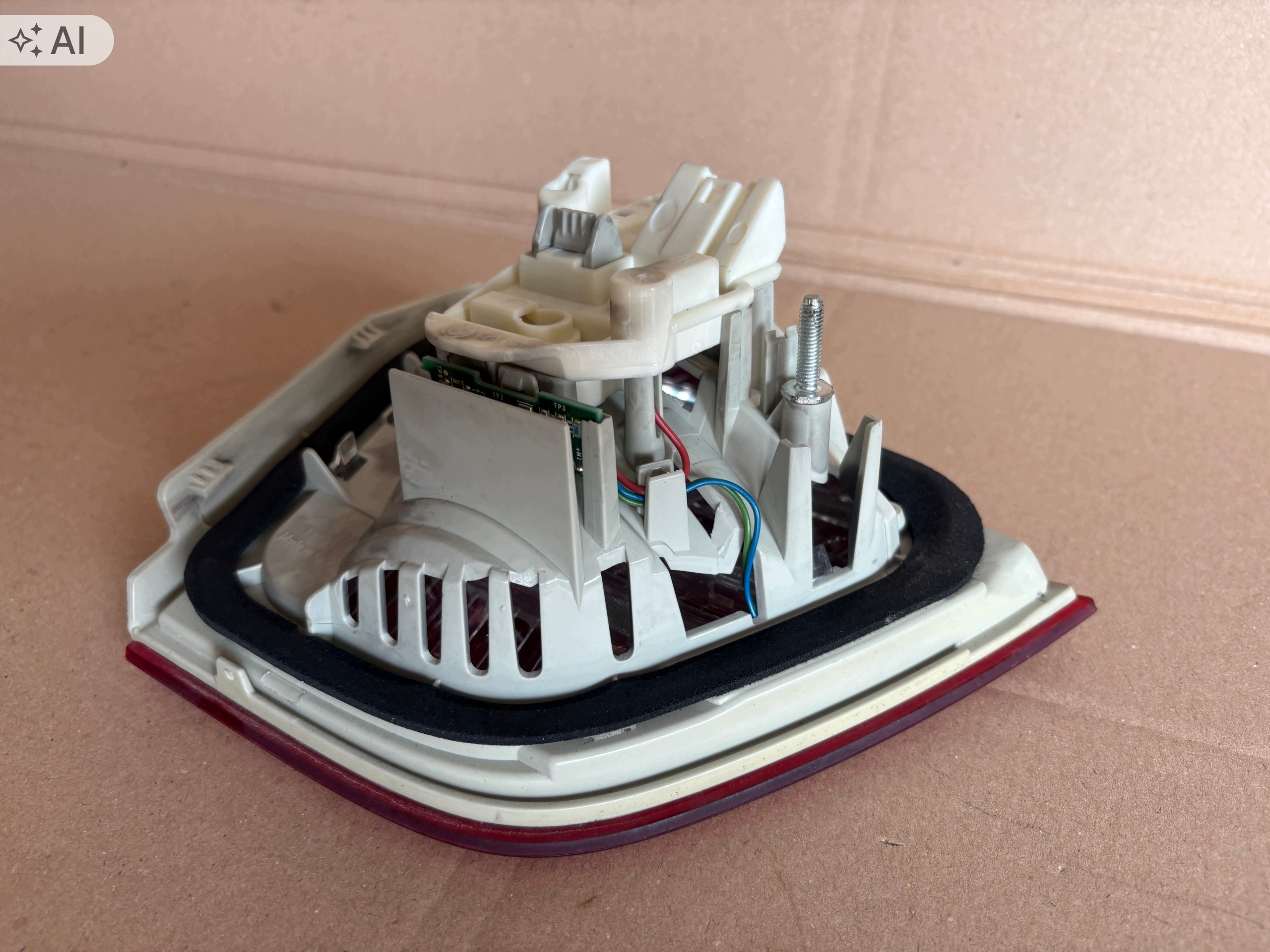 BMW E91 light right rear part to the bonnet 7154162