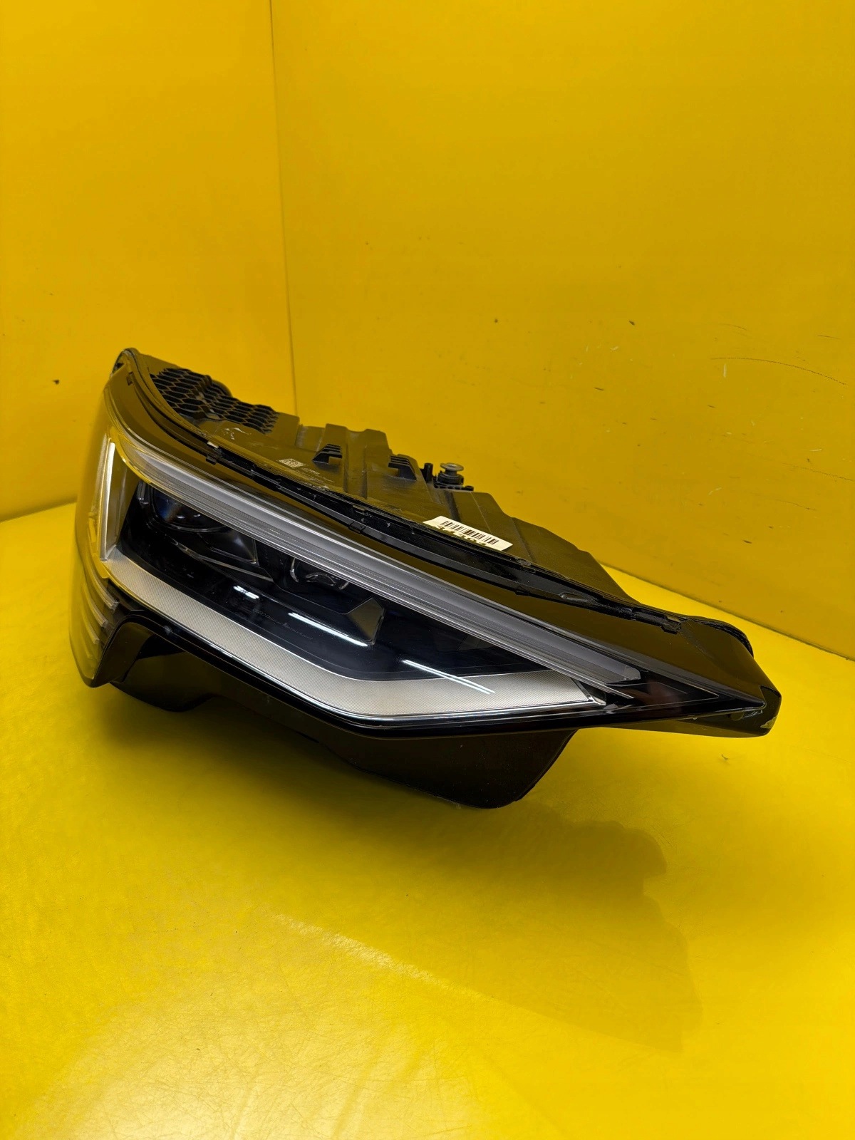 light right Audi Q4 E-Tron Matrix 4KE941036B USA
