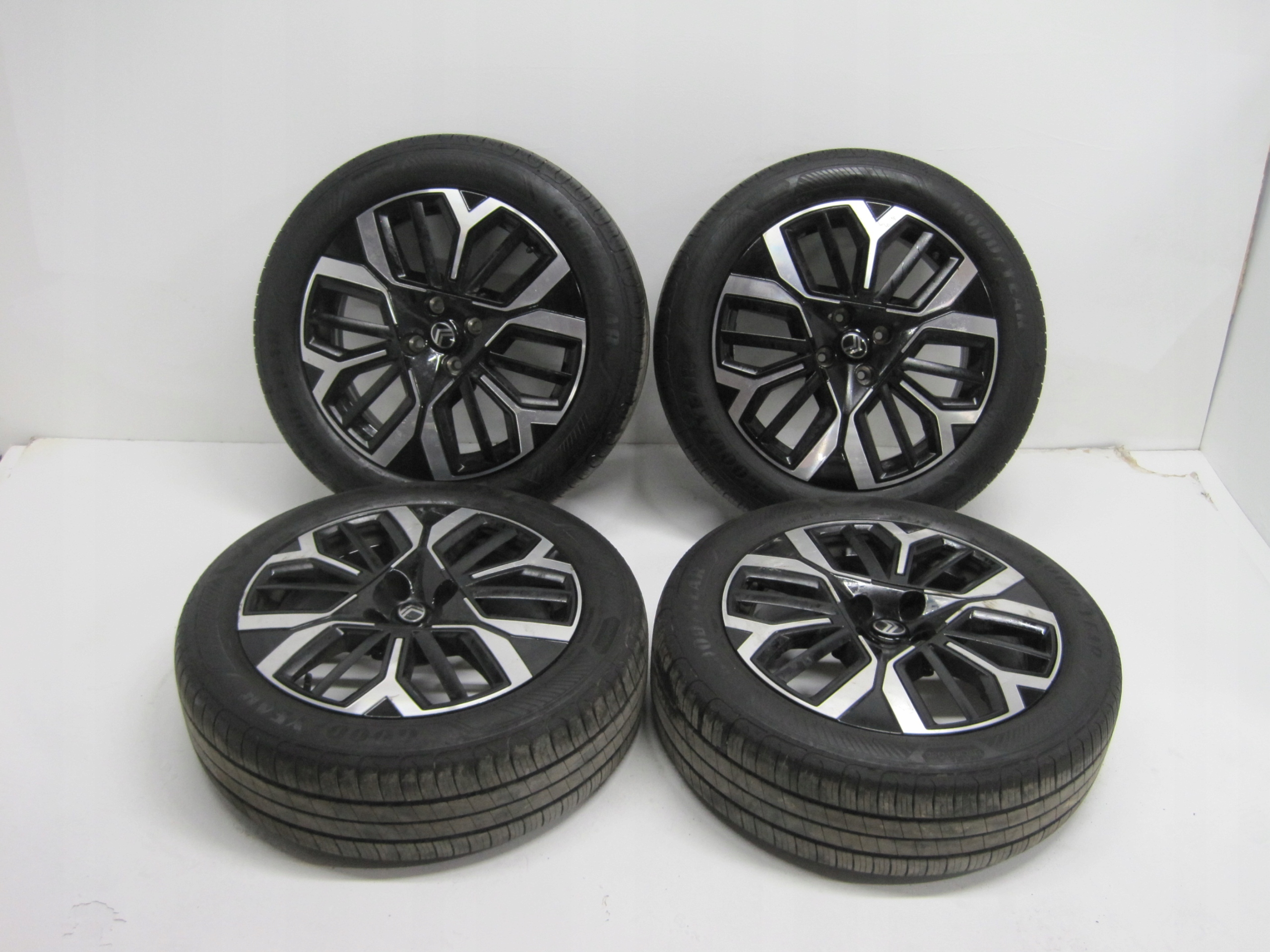 wheels discs tyres CITROEN C4 III R18 6 MM