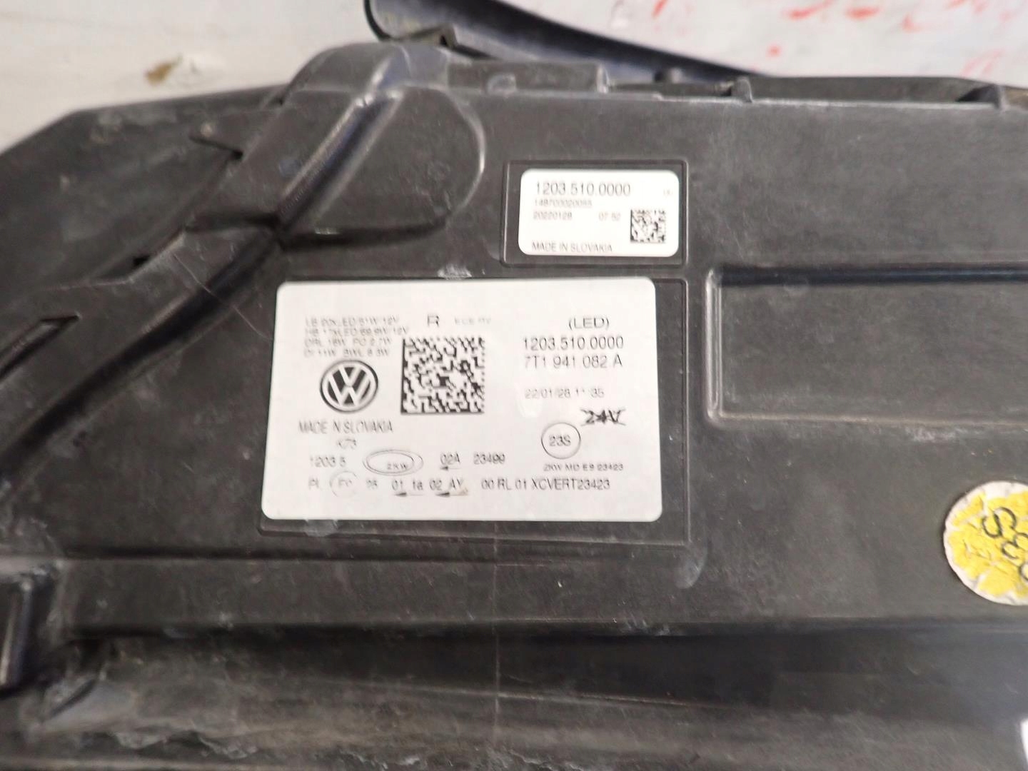 light front front right VW T7 2021- FULL LED 7T1941082A