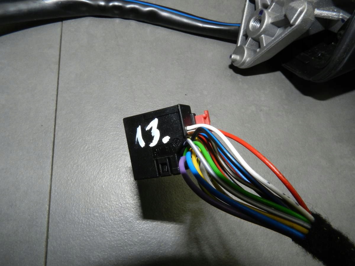 VW ARTEON LUSTERKO PRAWE 13 PIN KAMERA CHROM Typ samochodu Samochody osobowe