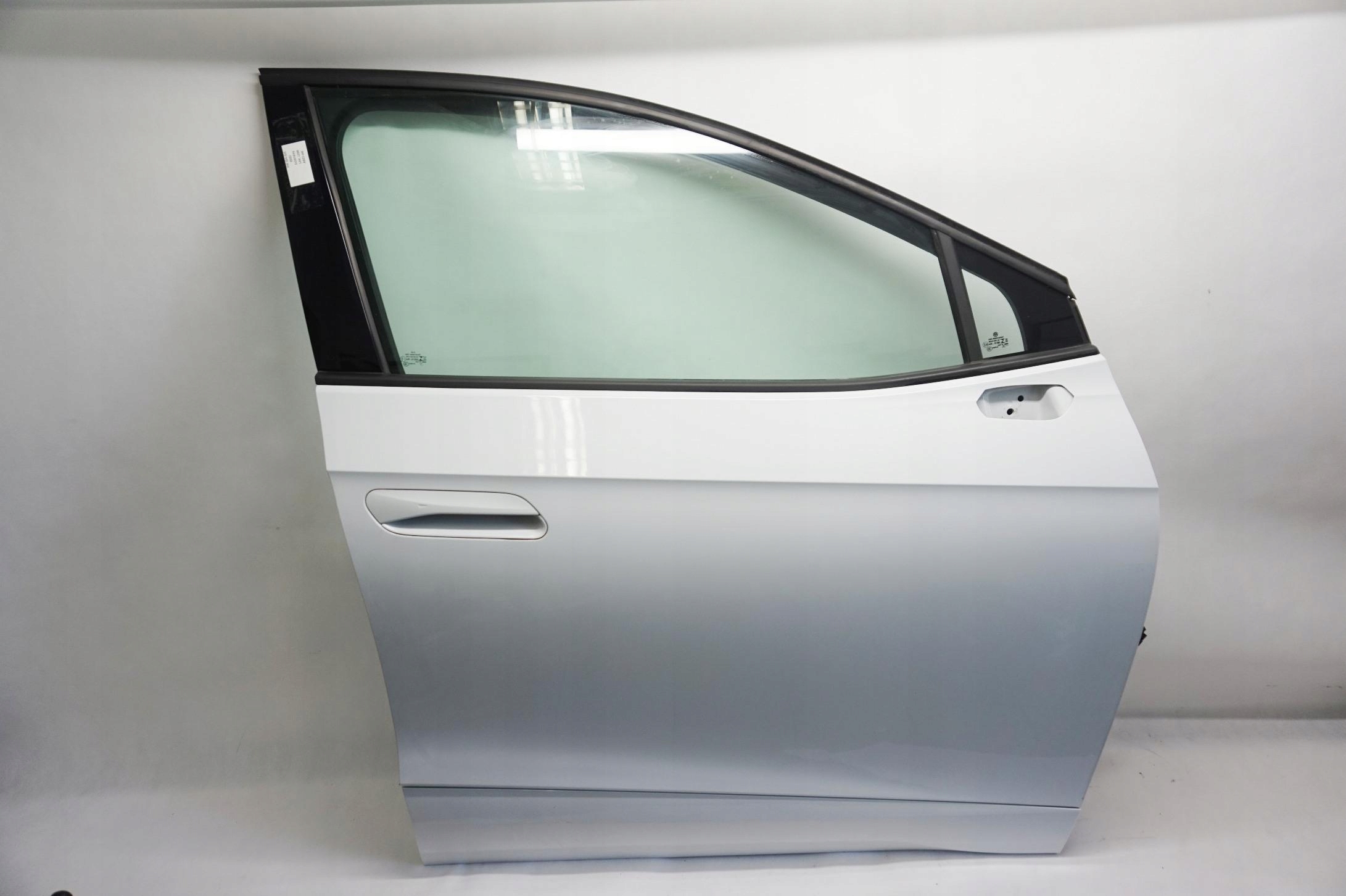 DRZWI PRAWE PRZEDNIE VW ID4 ID5 ID.4 ID.5 LS9R Stan opakowania zastępcze