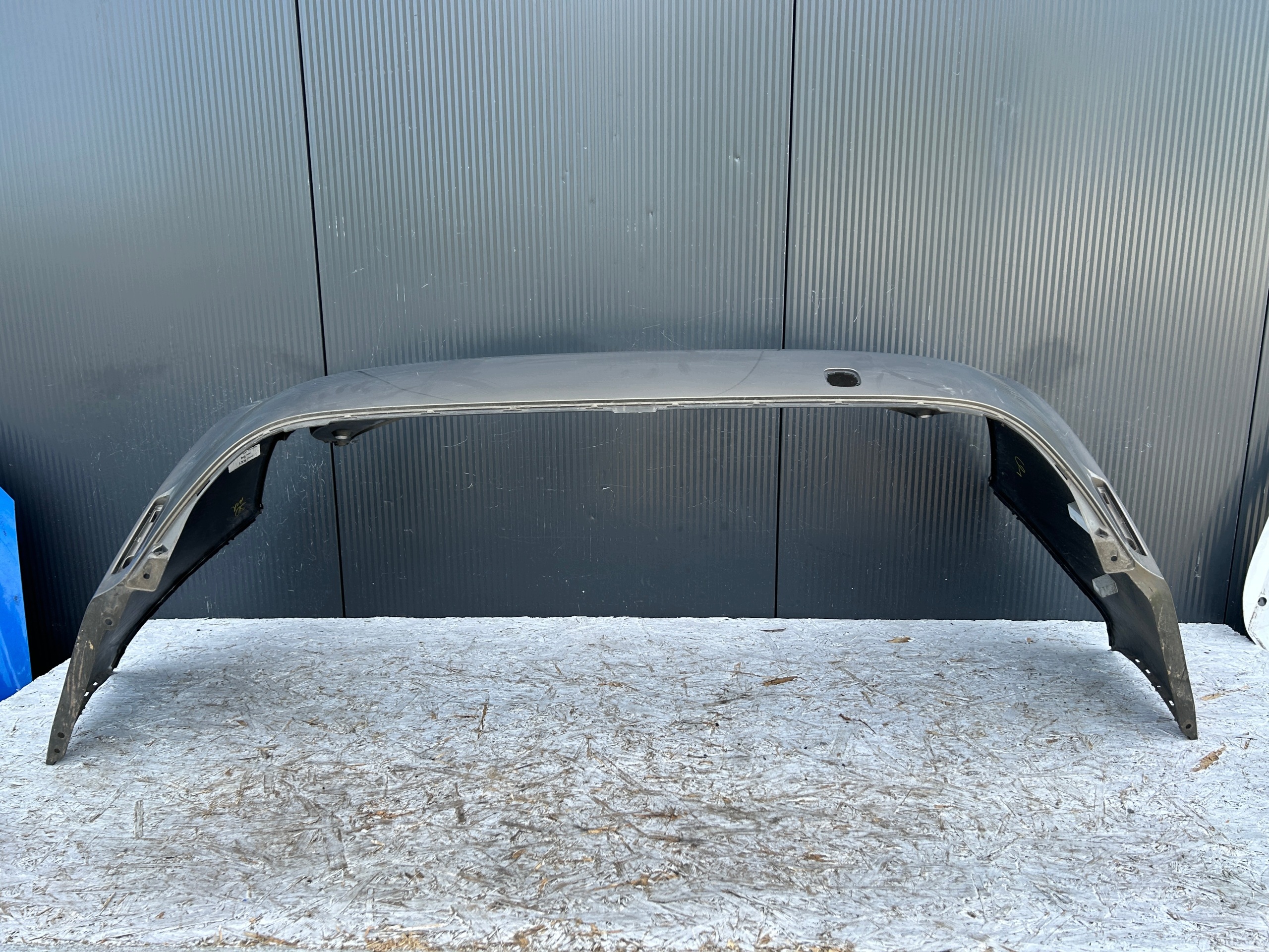 stoßstange heck hinten TOYOTA COROLLA E21 KOMBI 18