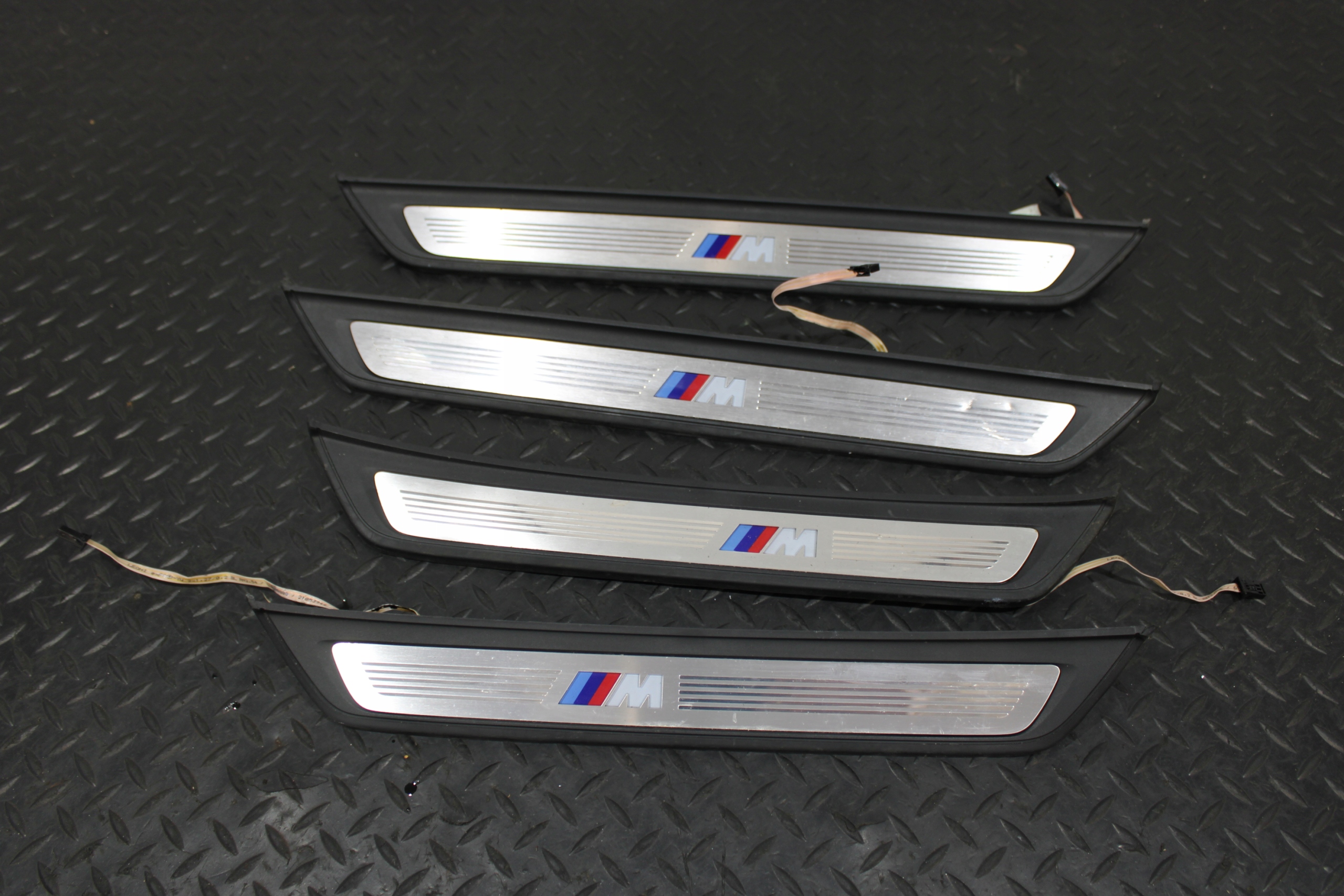 mouldings caps threshold LED BMW 6 GT G32