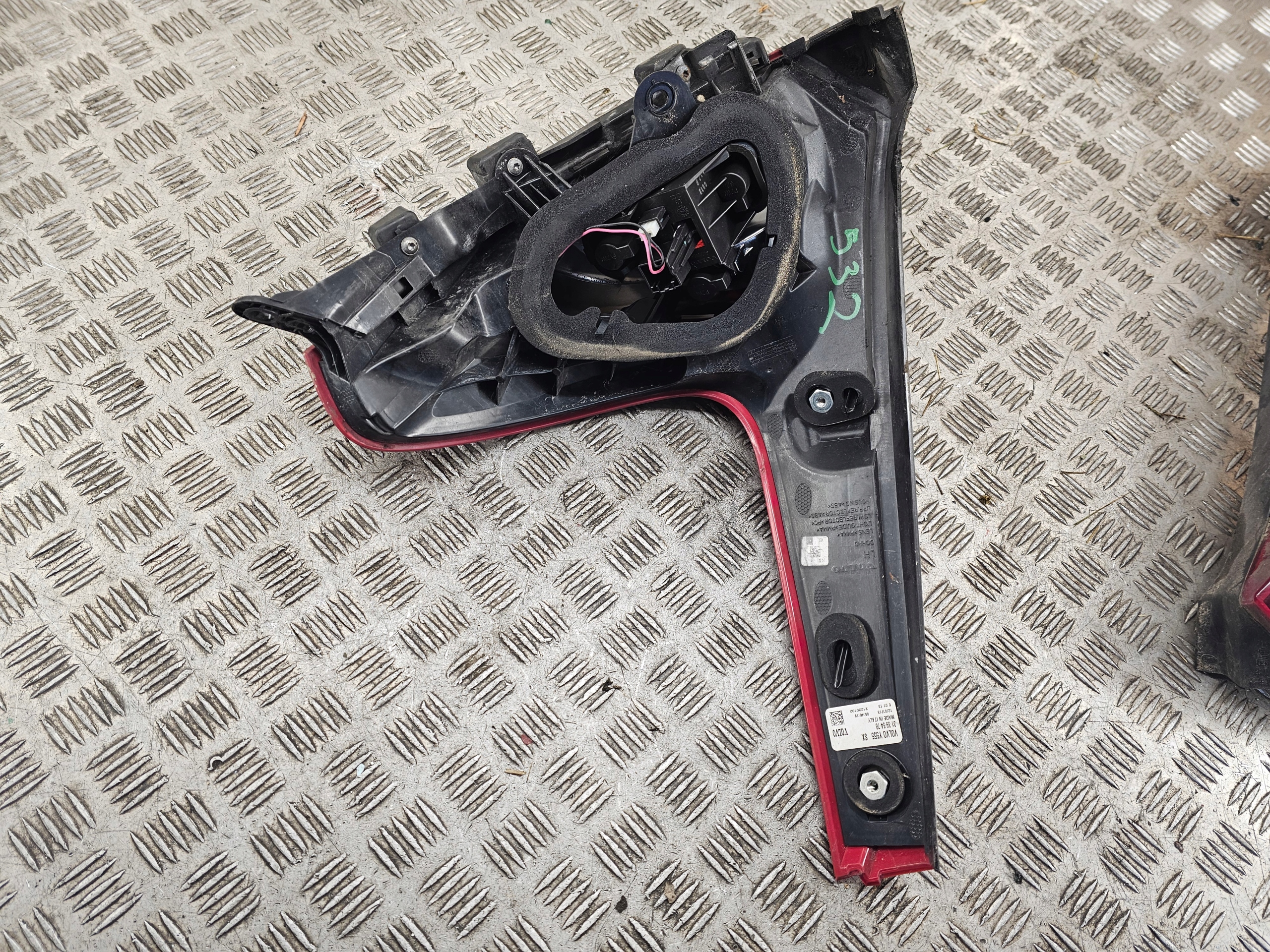 VOLVO V40 II light left rear rear part 31395478