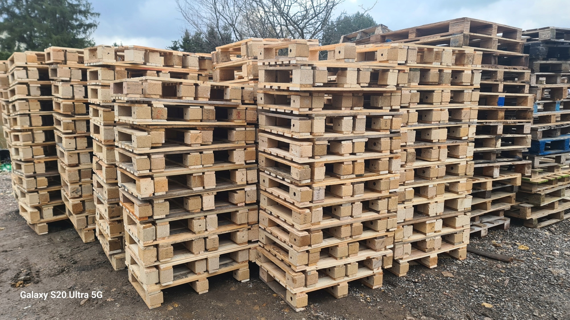 PALETA 80x60 PÓŁPALETA DREWNIANA DO TRANSPORTU 80x60 cm Marka bez marki