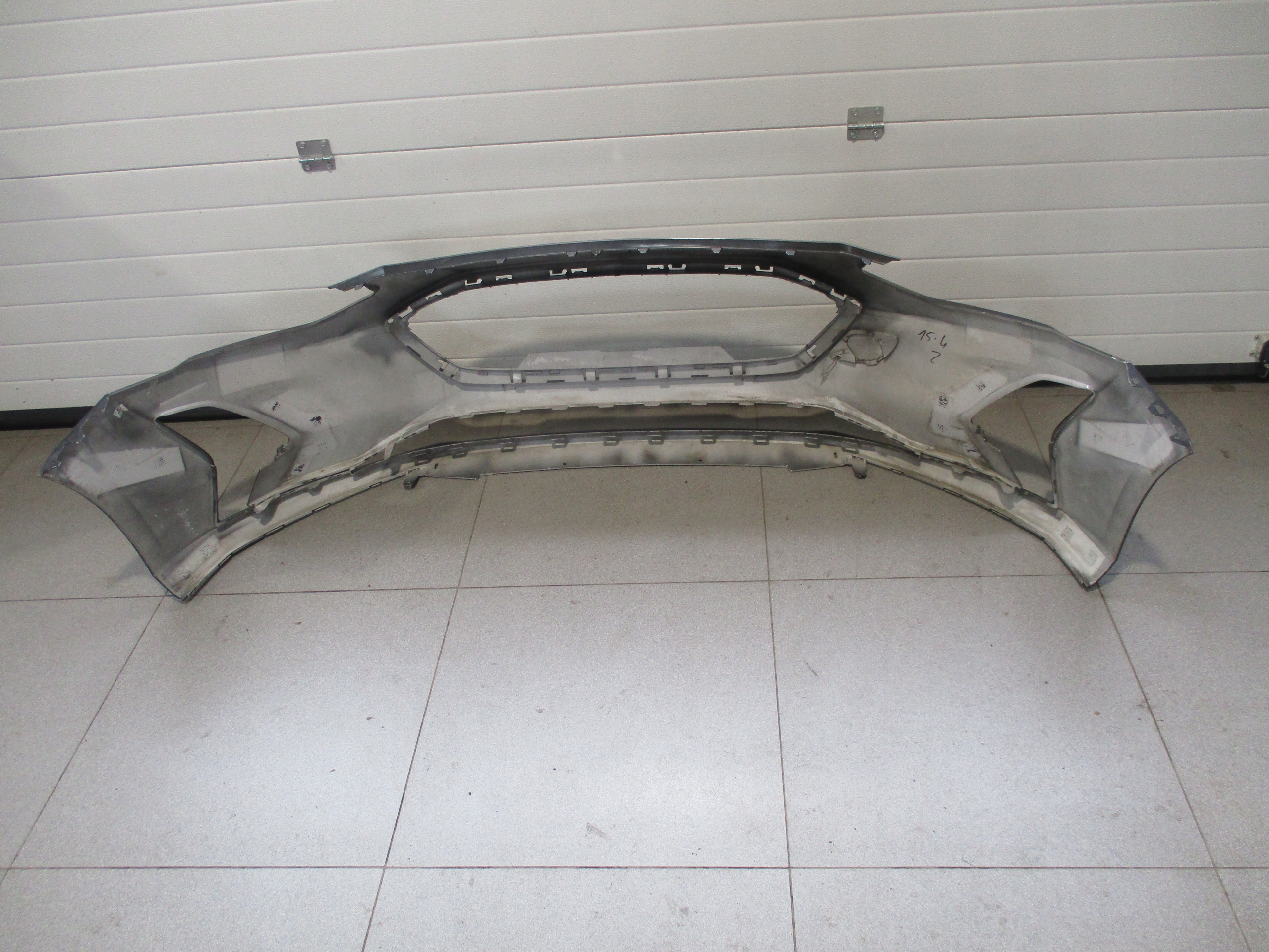 nárazník předek Ford Focus MK4 0097A