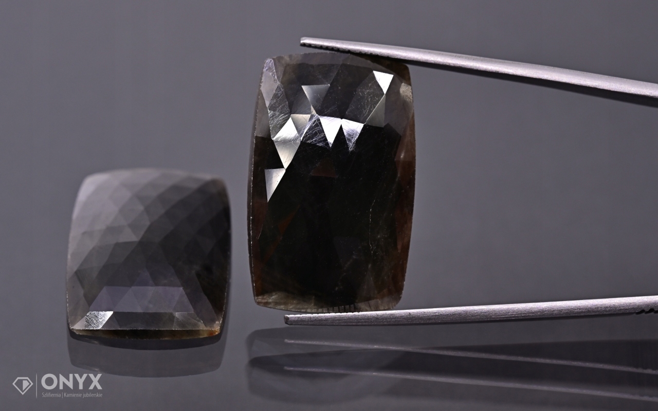 Safír fasetovaná rozeta Para cushion 28x18 mm