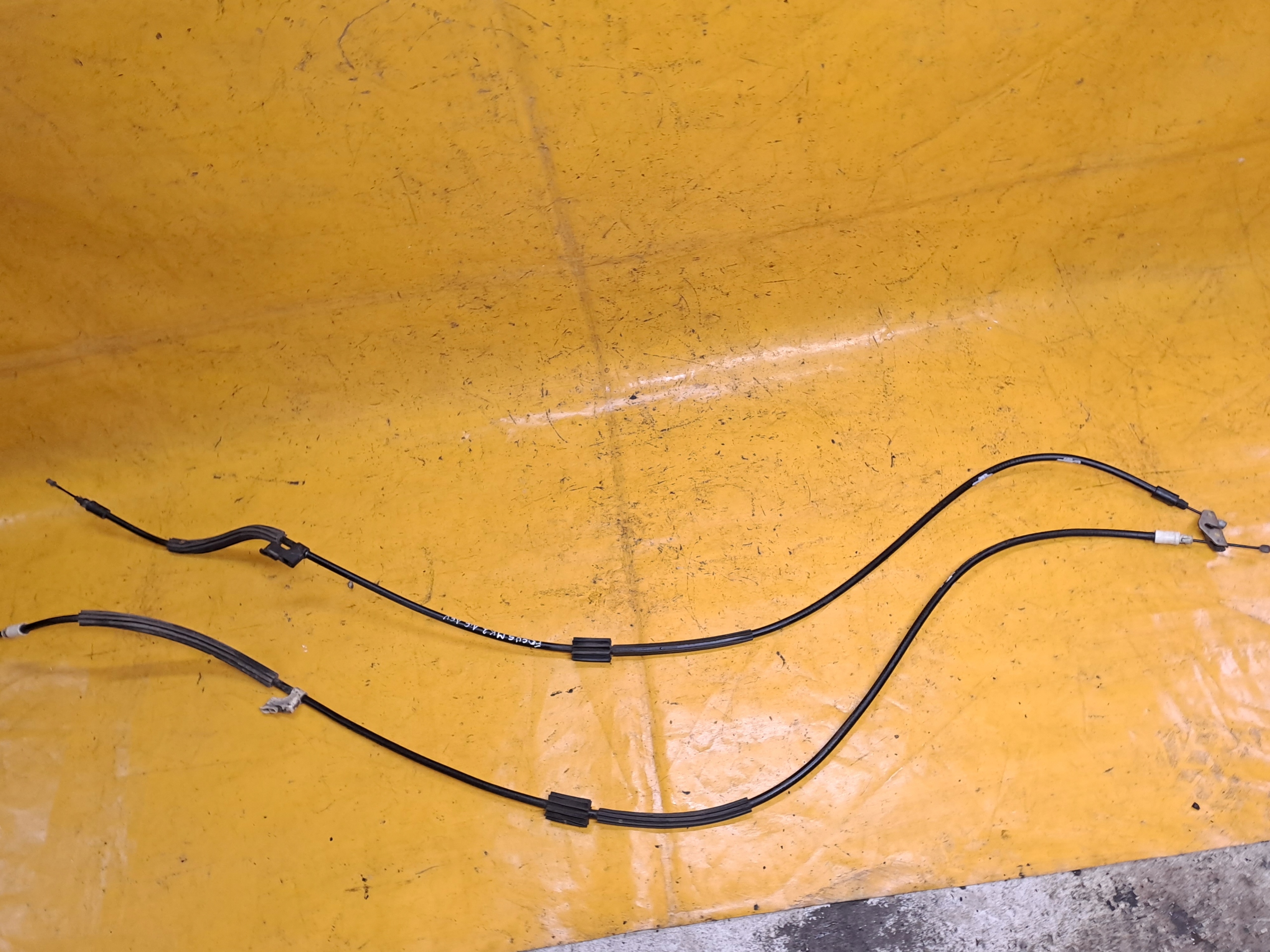 ГАЛЬМІВНІ ТРОСИ FOCUS MK2 1.6 B 16V