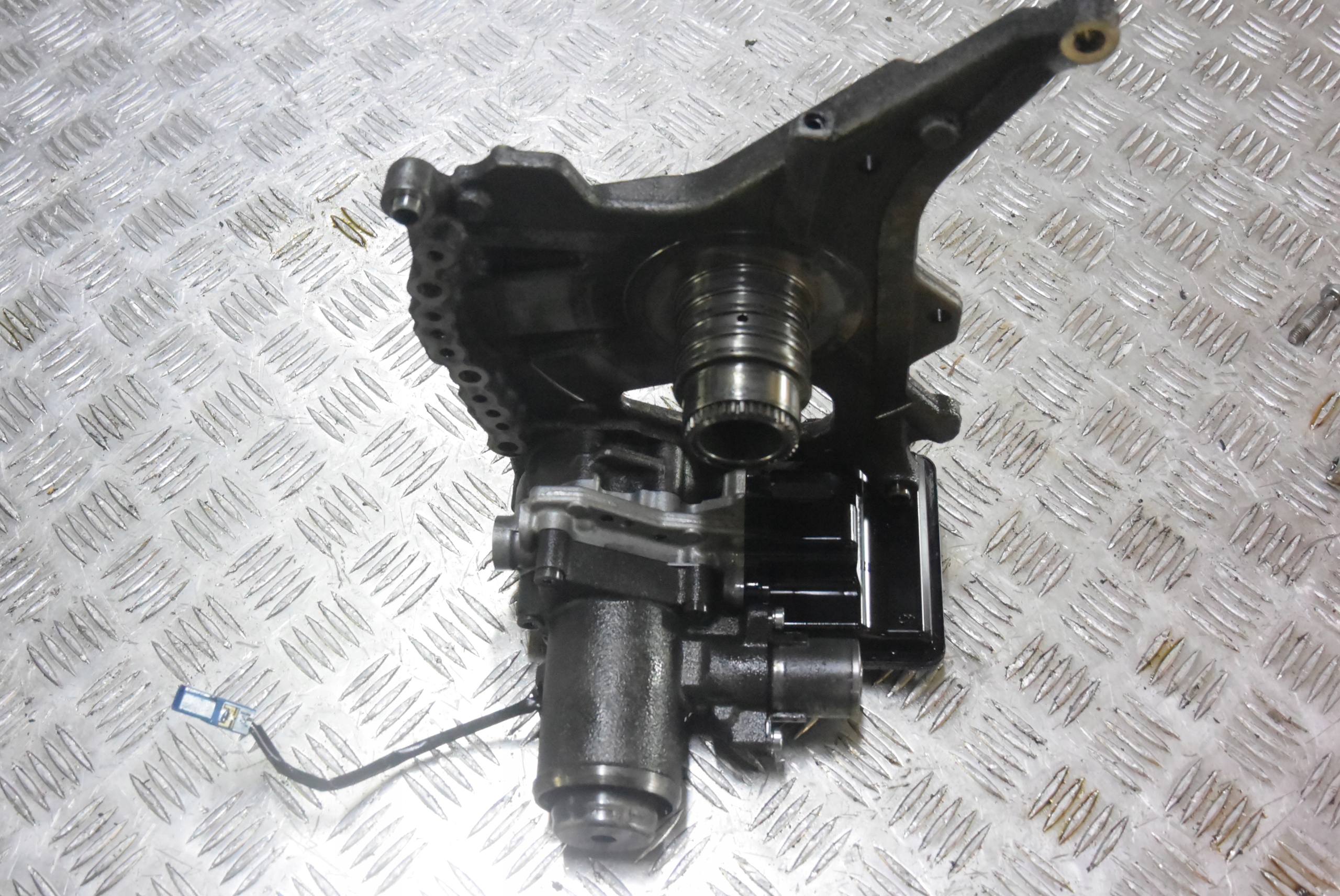 POMPA OLEJU STATOR Z PIASTĄ SKRZYNI AISIN AWF8G45
