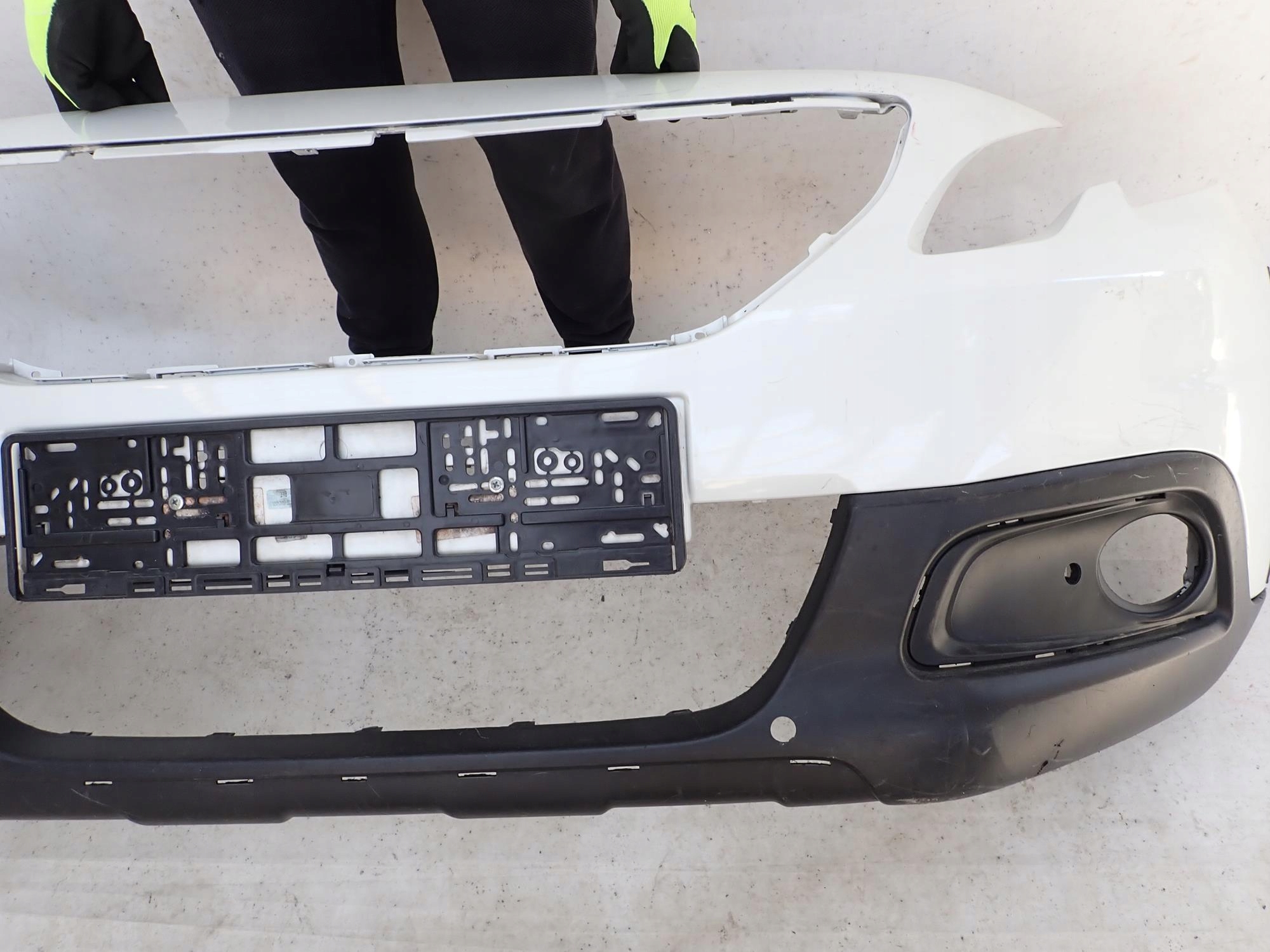 PEUGEOT 2008 and 1 LIFT 16-19 bumper front front PDC