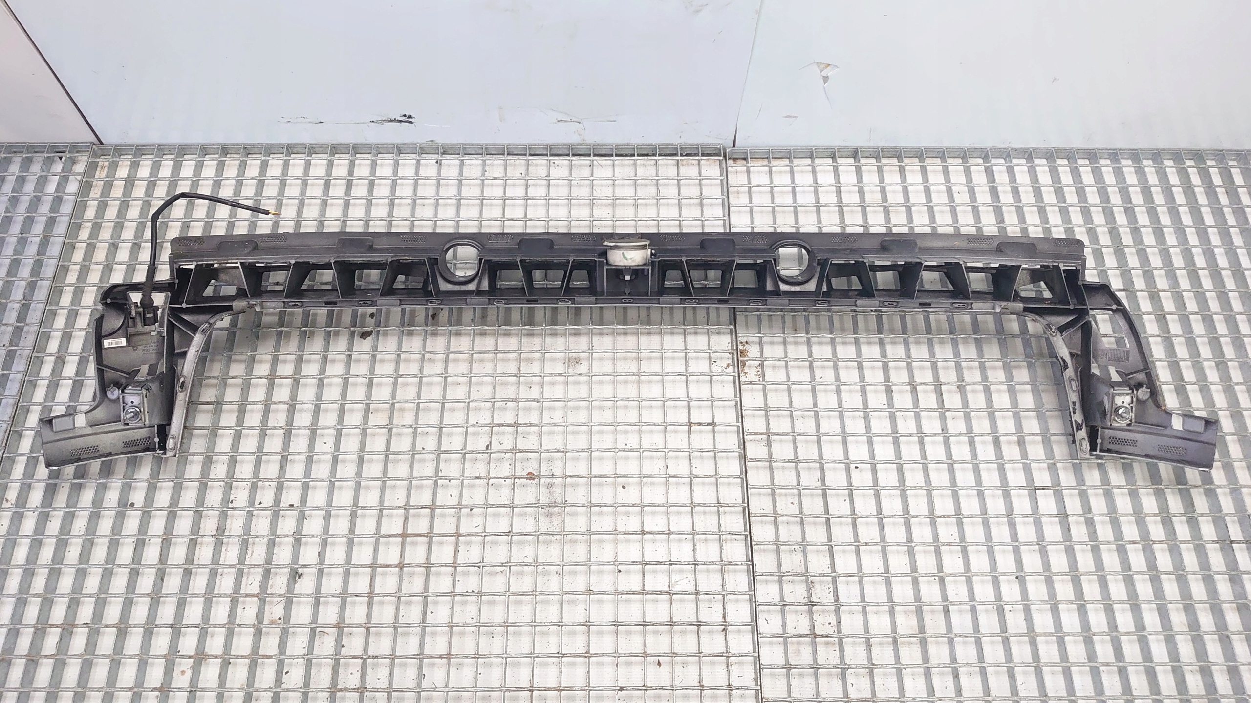 AUDI A6 C6 versteifung der stoßstange heck 4F9807385