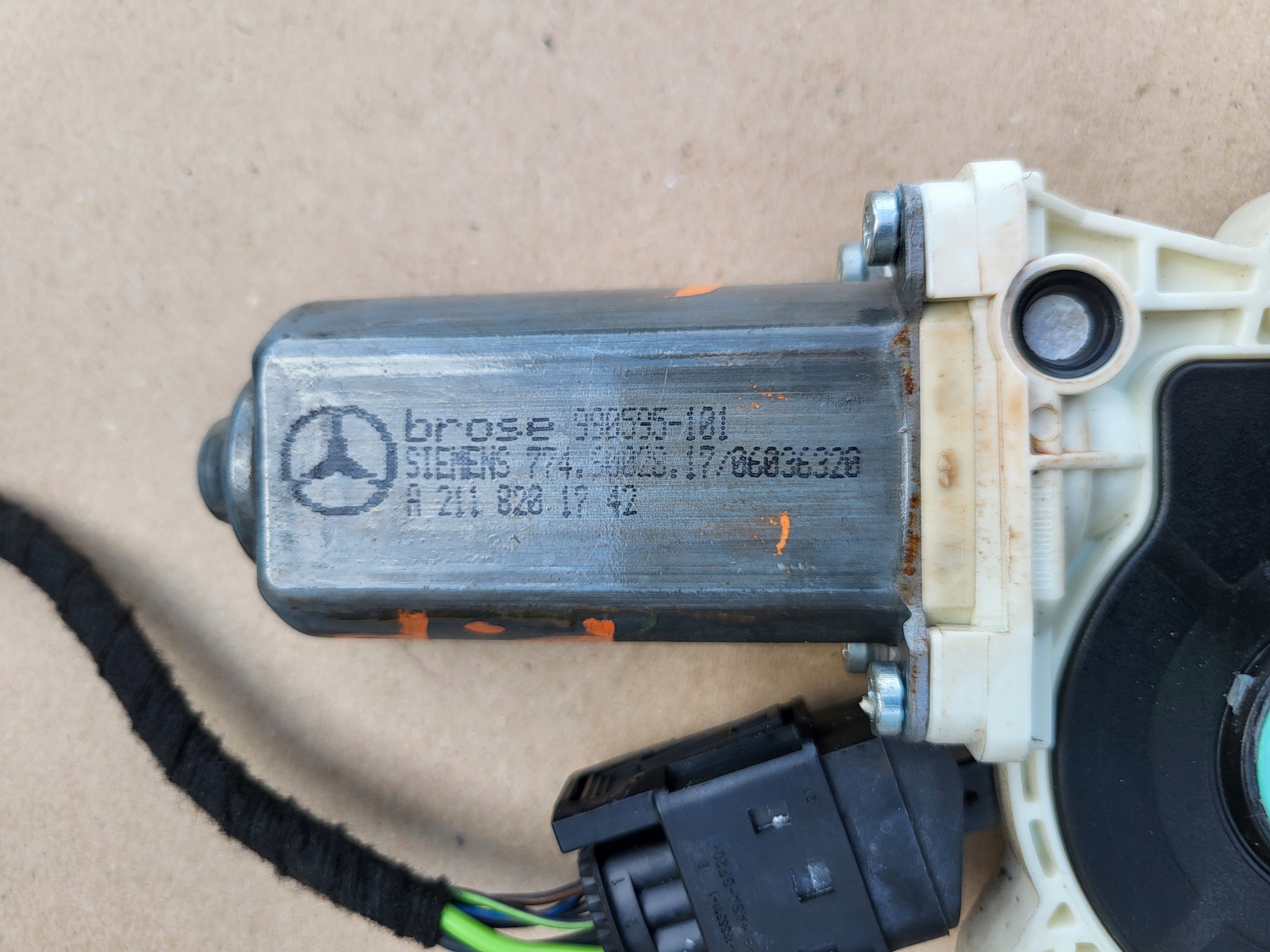 mini motor PODNOSNIKA windows right front bundle MERCEDES C-KL W203 OE EUROPA
